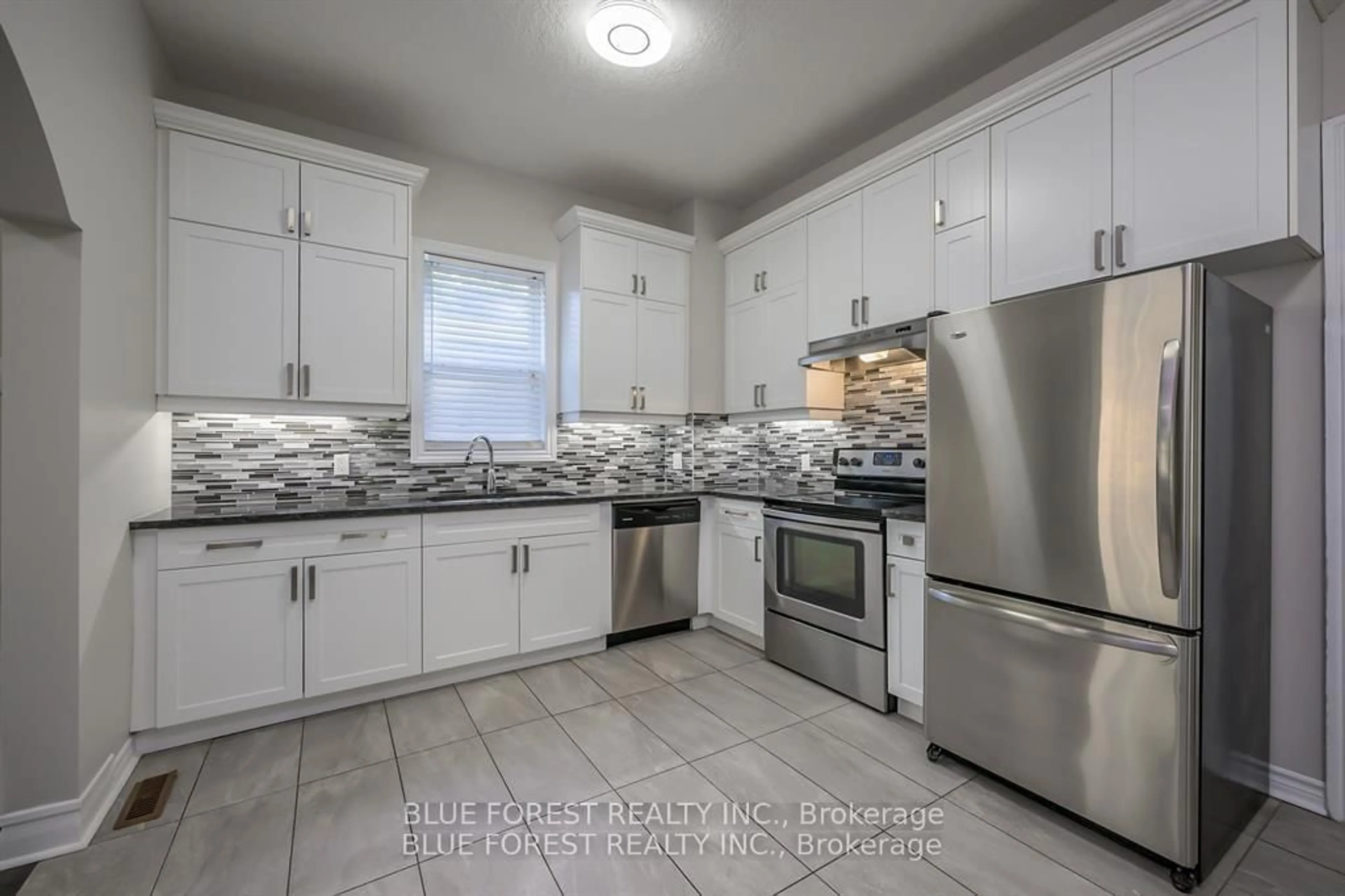 Unknown for 175 Sydenham St, London East Ontario N6A 1W2