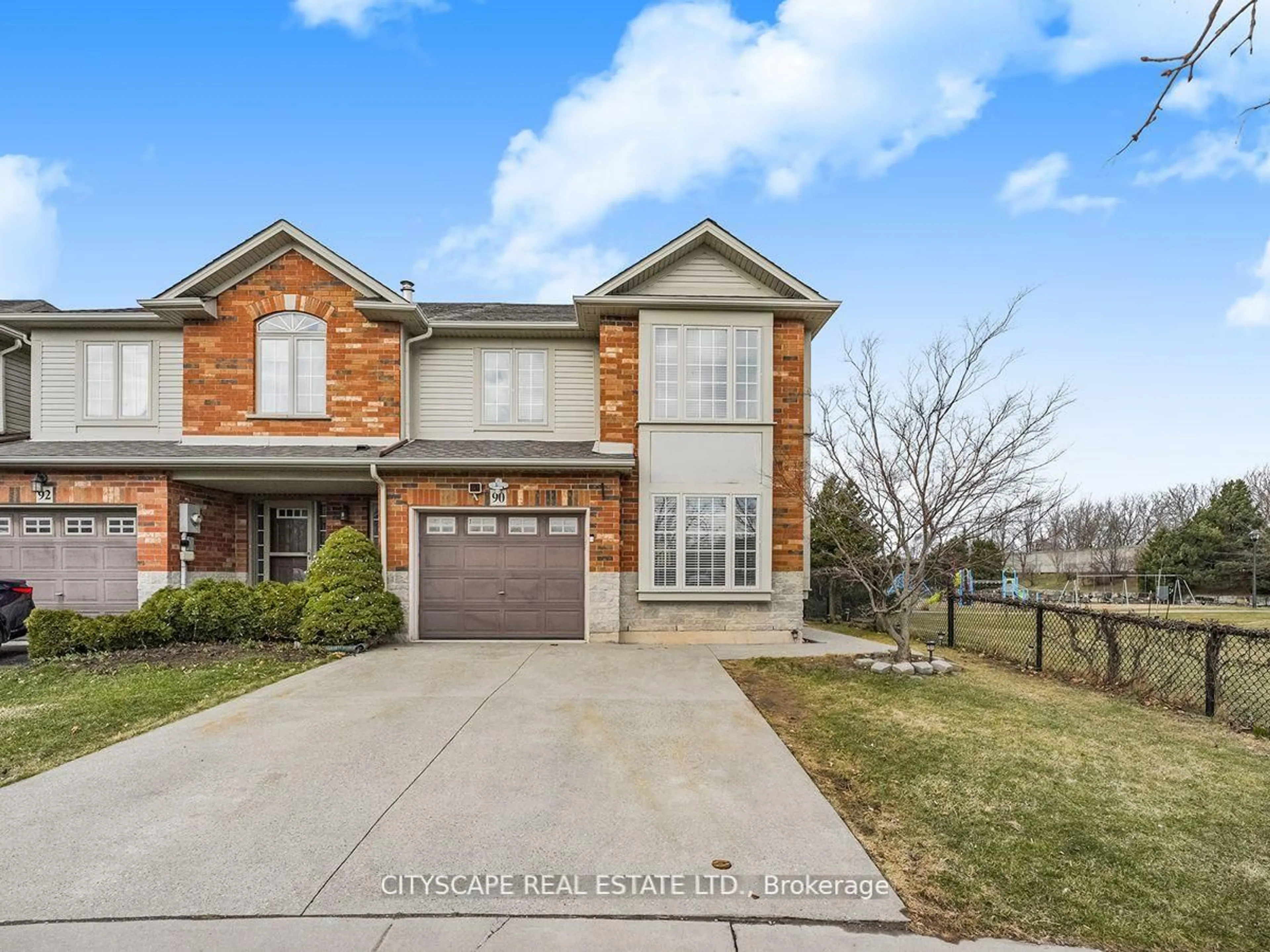 Home with brick exterior material, street for 90 Magnolia Cres, Grimsby Ontario L3M 5R4