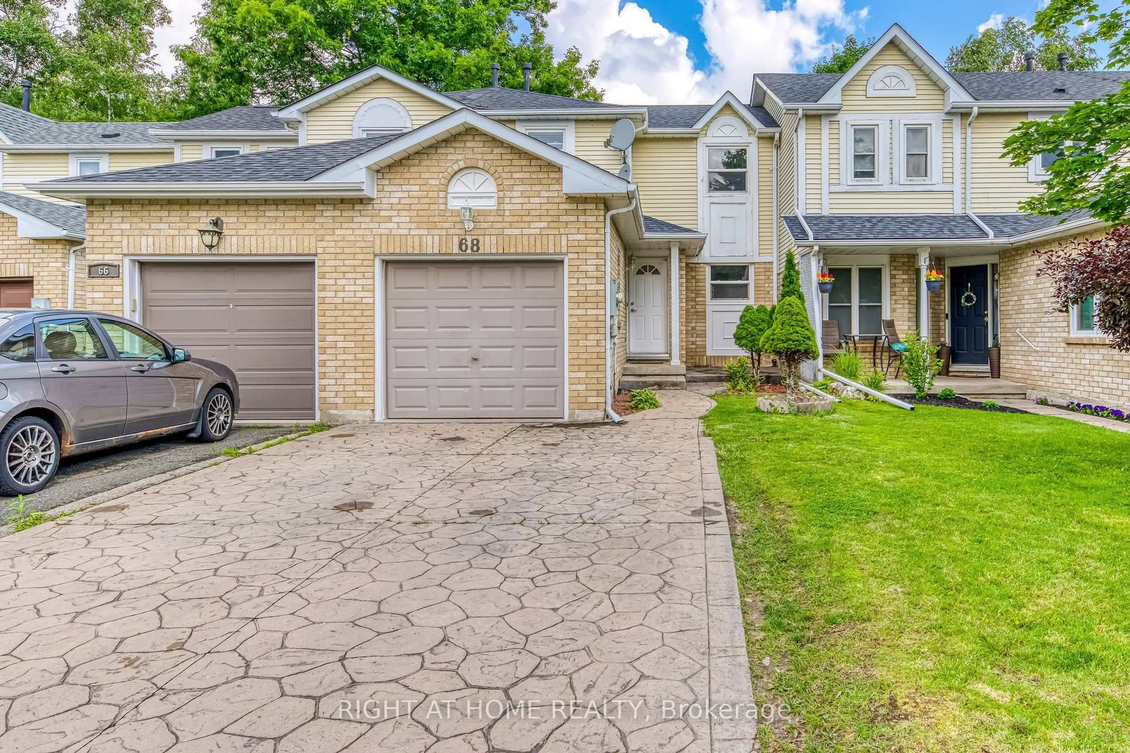 Home with brick exterior material, street for 68 Middlemiss Cres Cres, Cambridge Ontario N1T 1R4