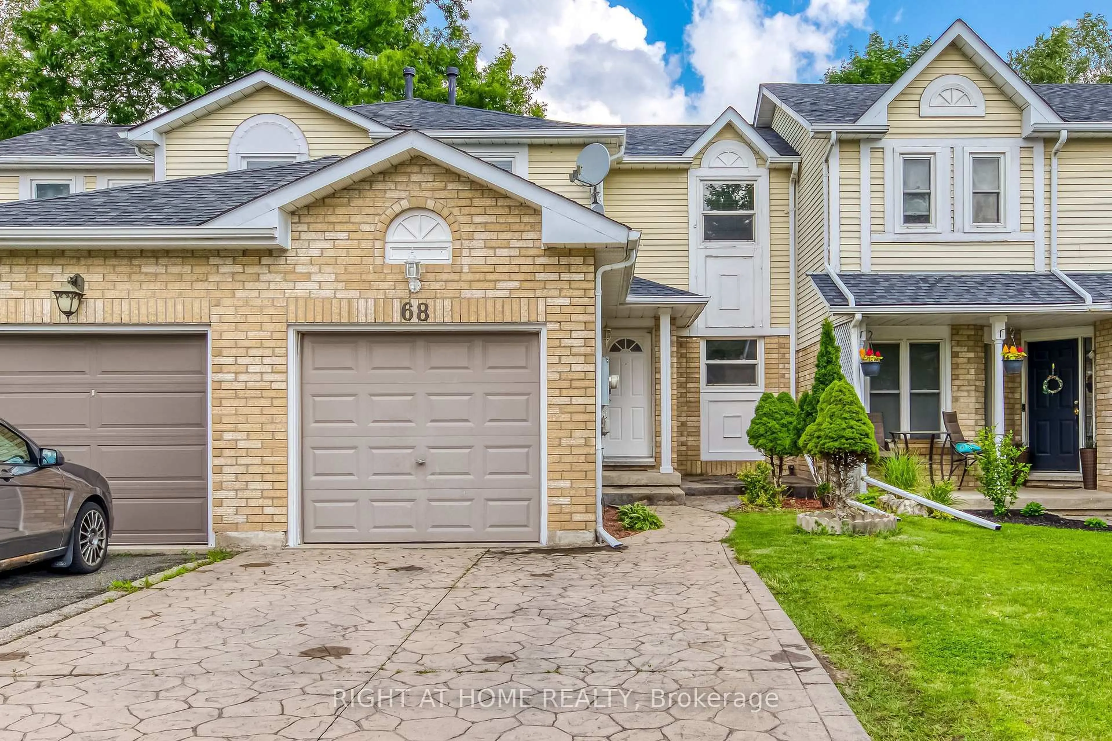 Home with brick exterior material, street for 68 Middlemiss Cres Cres, Cambridge Ontario N1T 1R4