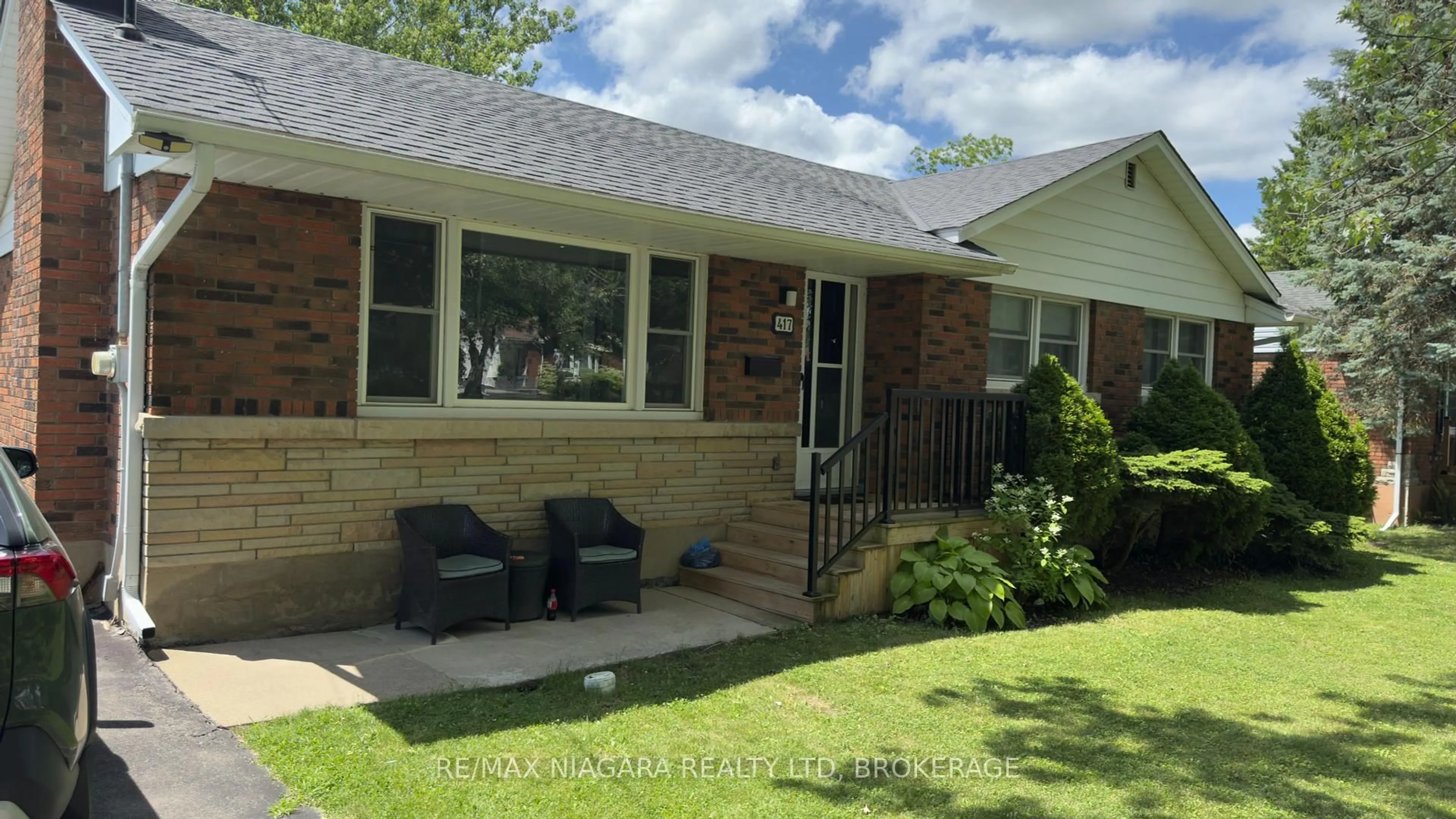 Home with brick exterior material, street for 417 Clare Ave, Welland Ontario L3C 3B2