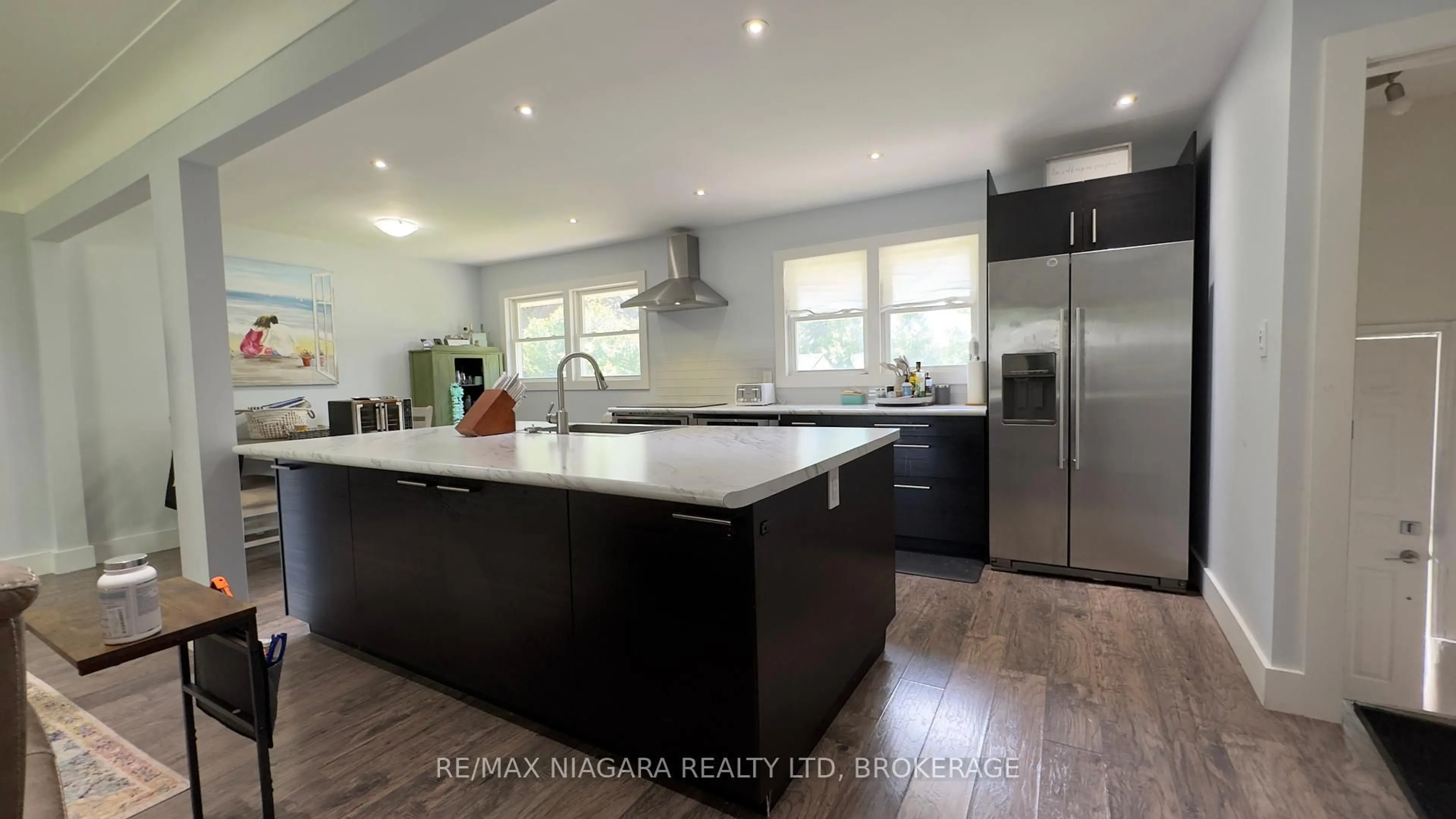 Open concept kitchen, unknown for 417 Clare Ave, Welland Ontario L3C 3B2