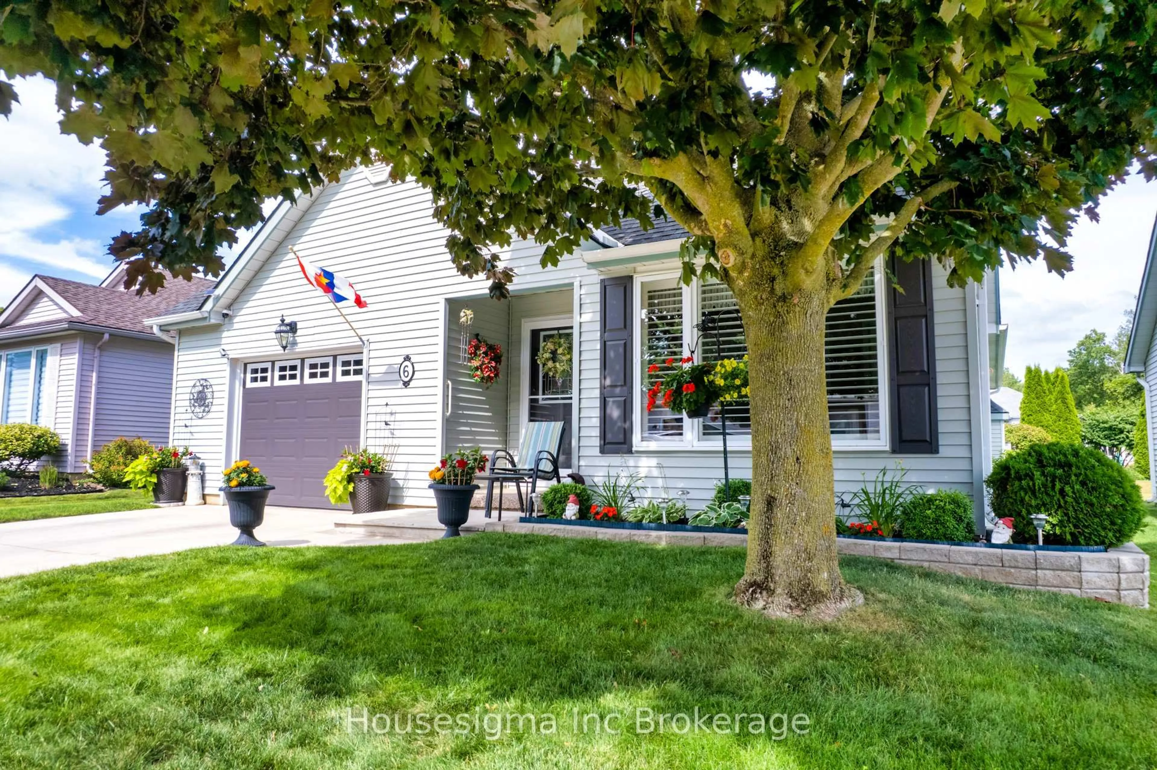Home with vinyl exterior material, street for 6 Brasher Dr, Tillsonburg Ontario N4G 5T2