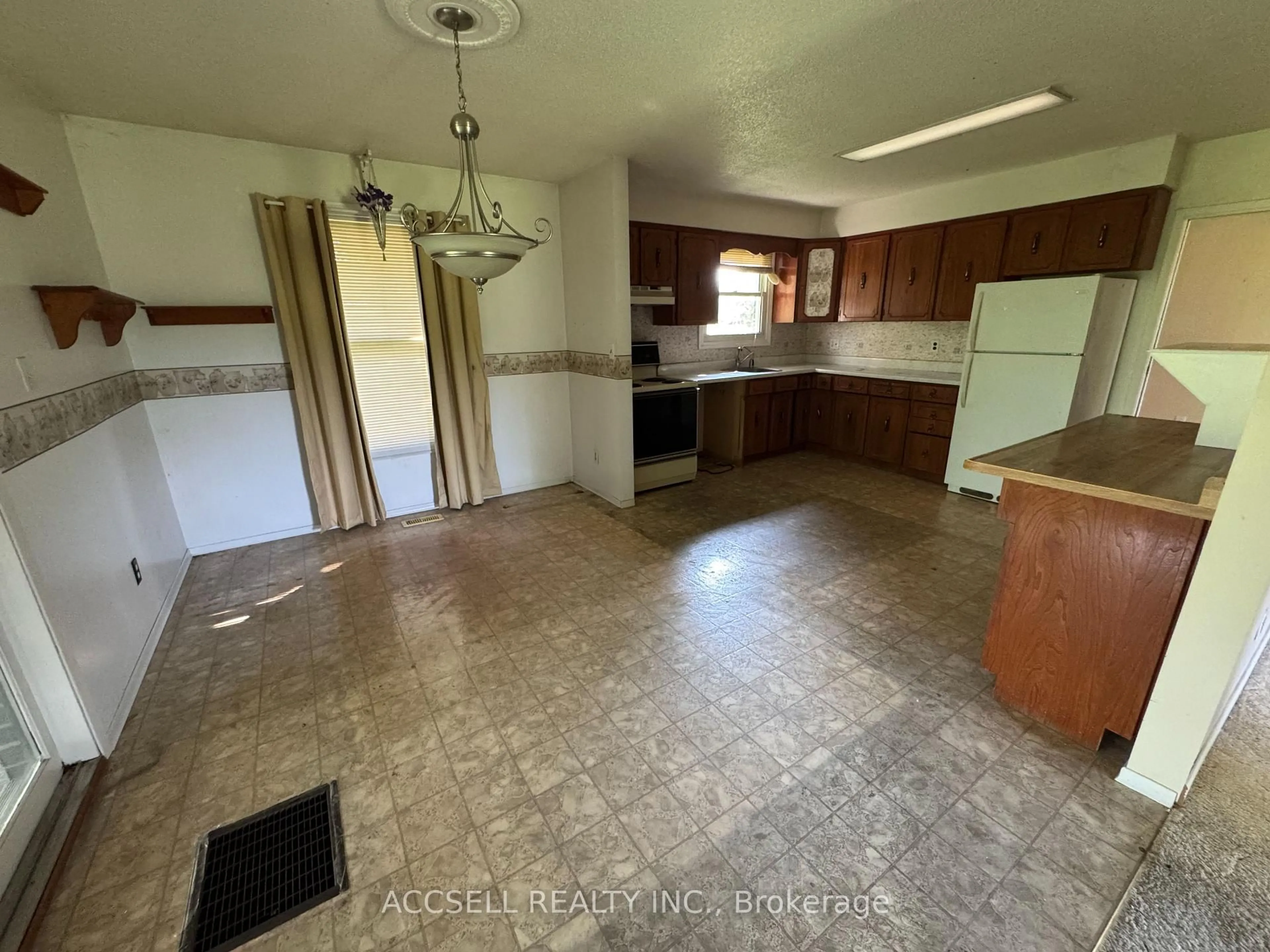 A pic of a room for 794462 East Back Line, Grey Highlands Ontario N0C 1E0