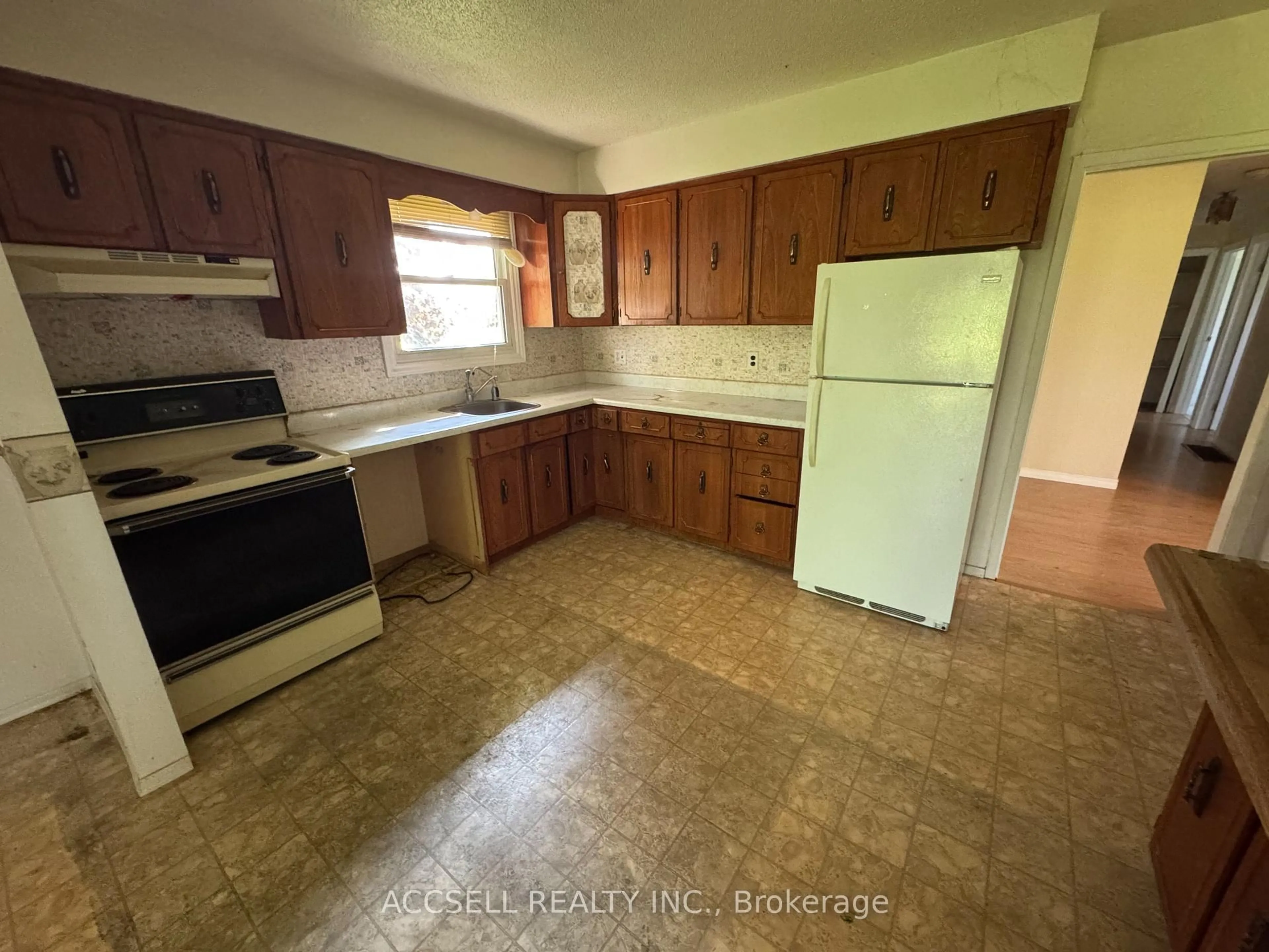 Standard kitchen, unknown for 794462 East Back Line, Grey Highlands Ontario N0C 1E0