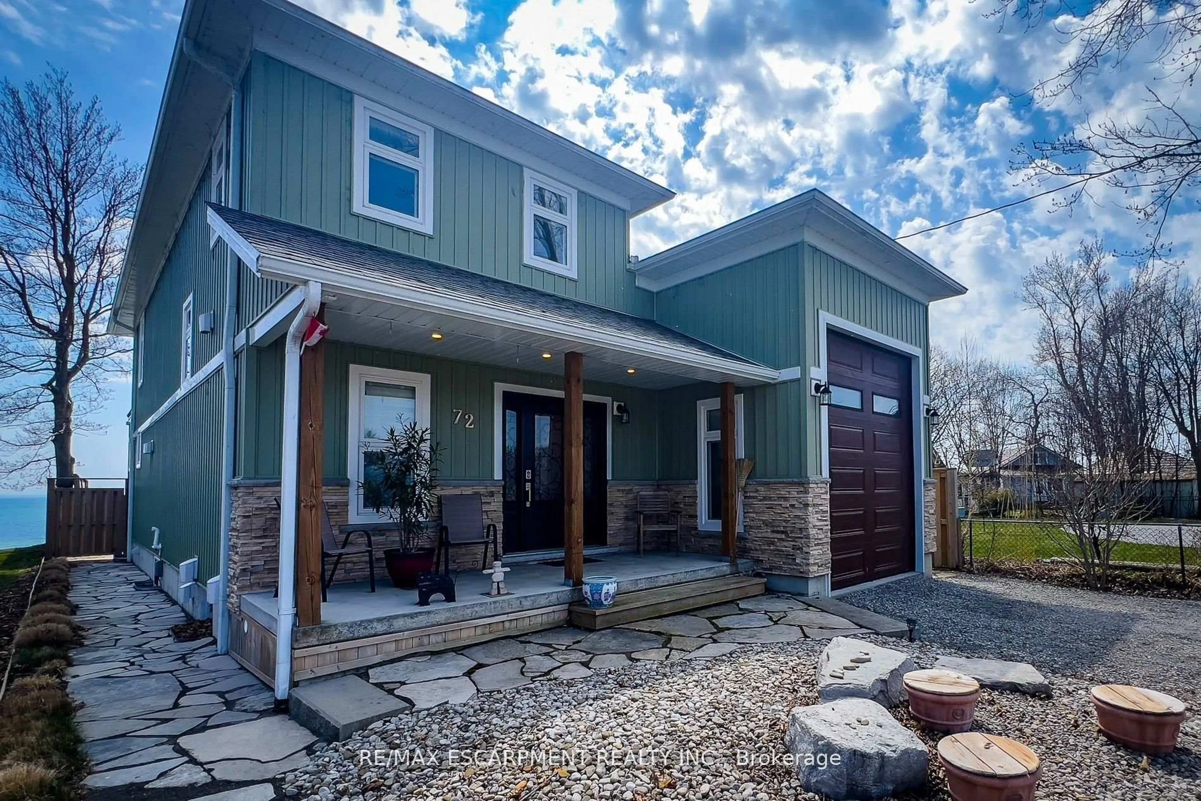 Home with vinyl exterior material, street for 72 Lakeside Dr, Haldimand Ontario N0A 1L0