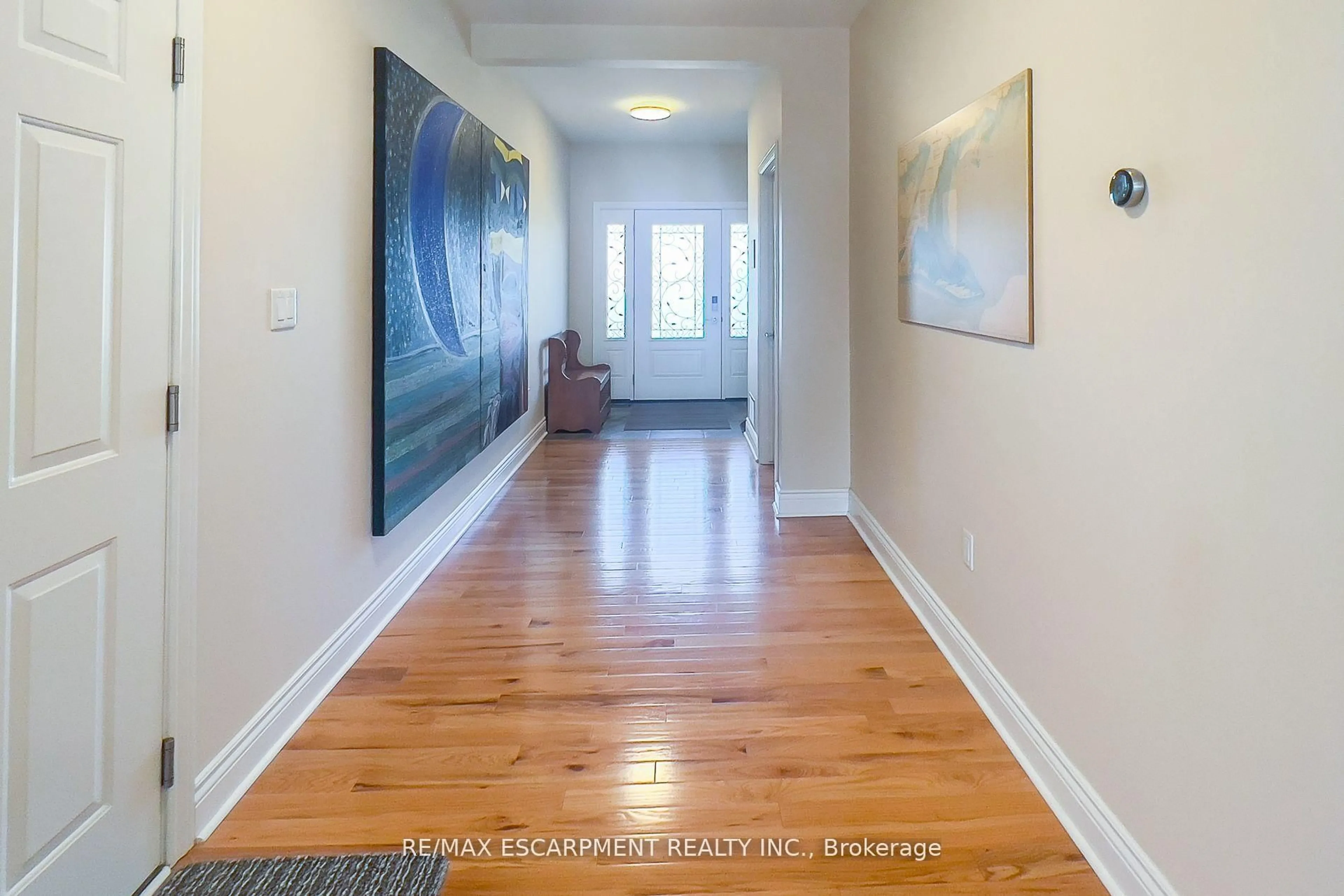Indoor entryway for 72 Lakeside Dr, Haldimand Ontario N0A 1L0