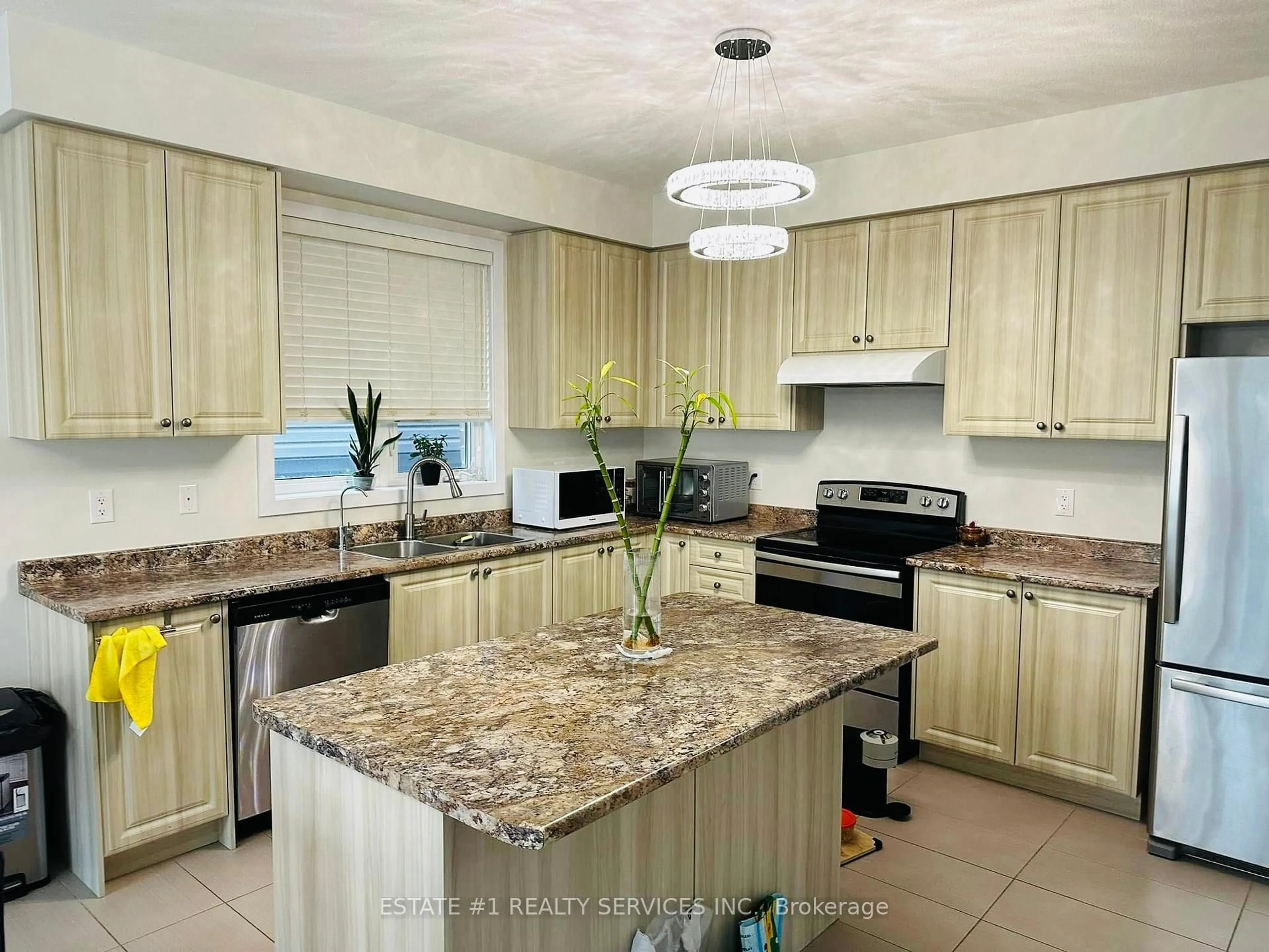 Contemporary kitchen, ceramic/tile floor for 16 Pagebrook Cres, Hamilton Ontario L8J 0K7