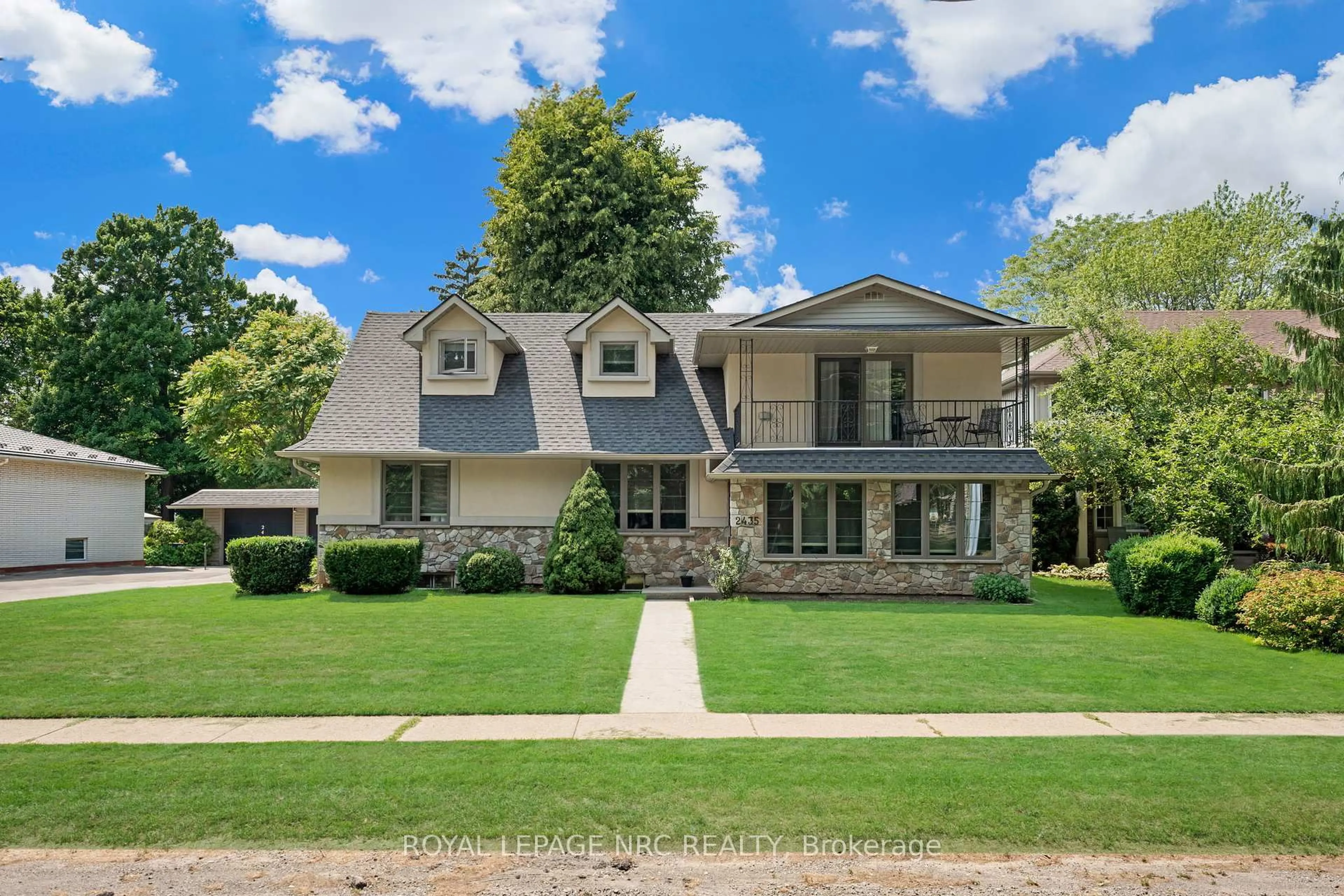 Unknown for 2435 Dorchester Rd, Niagara Falls Ontario L2J 2Y9