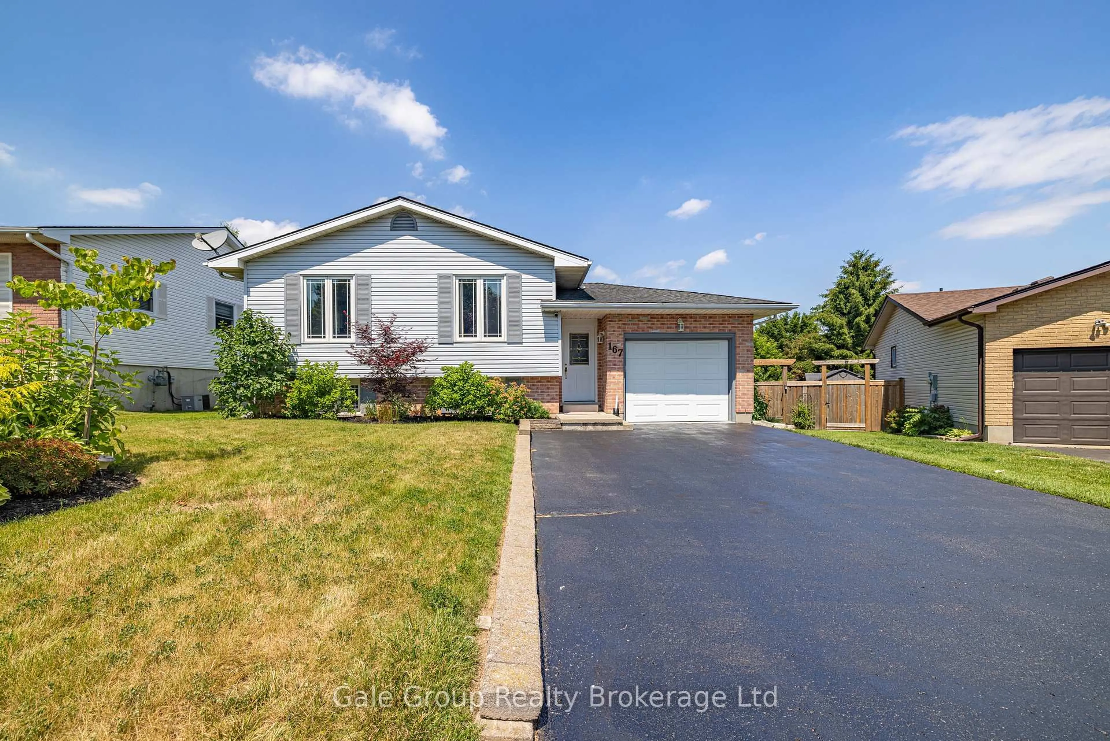 A pic from outside/outdoor area/front of a property/back of a property/a pic from drone, street for 167 CLARENCE Ave, Ingersoll Ontario N5C 3X9