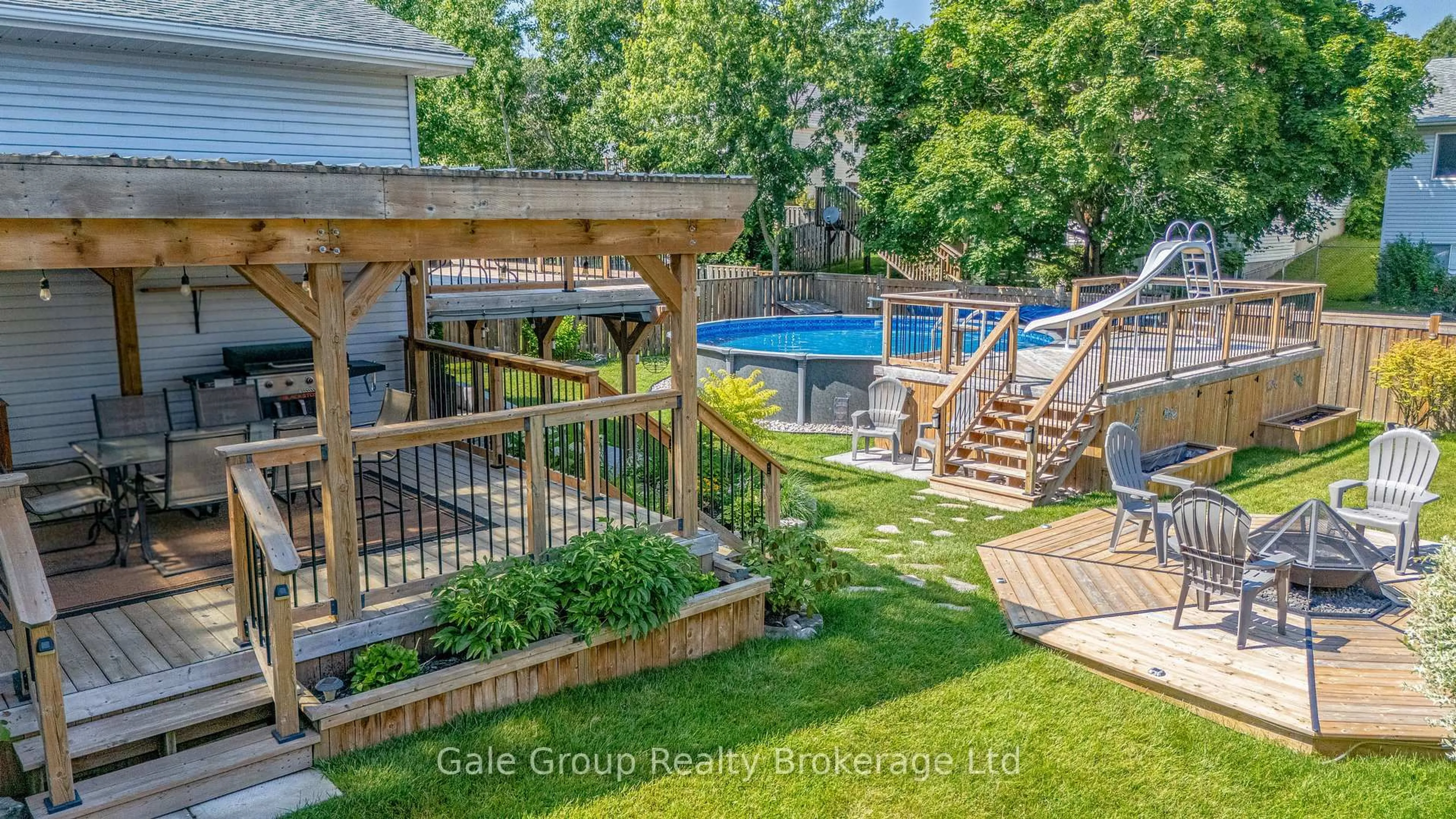 Patio, water/lake/river/ocean view for 167 CLARENCE Ave, Ingersoll Ontario N5C 3X9