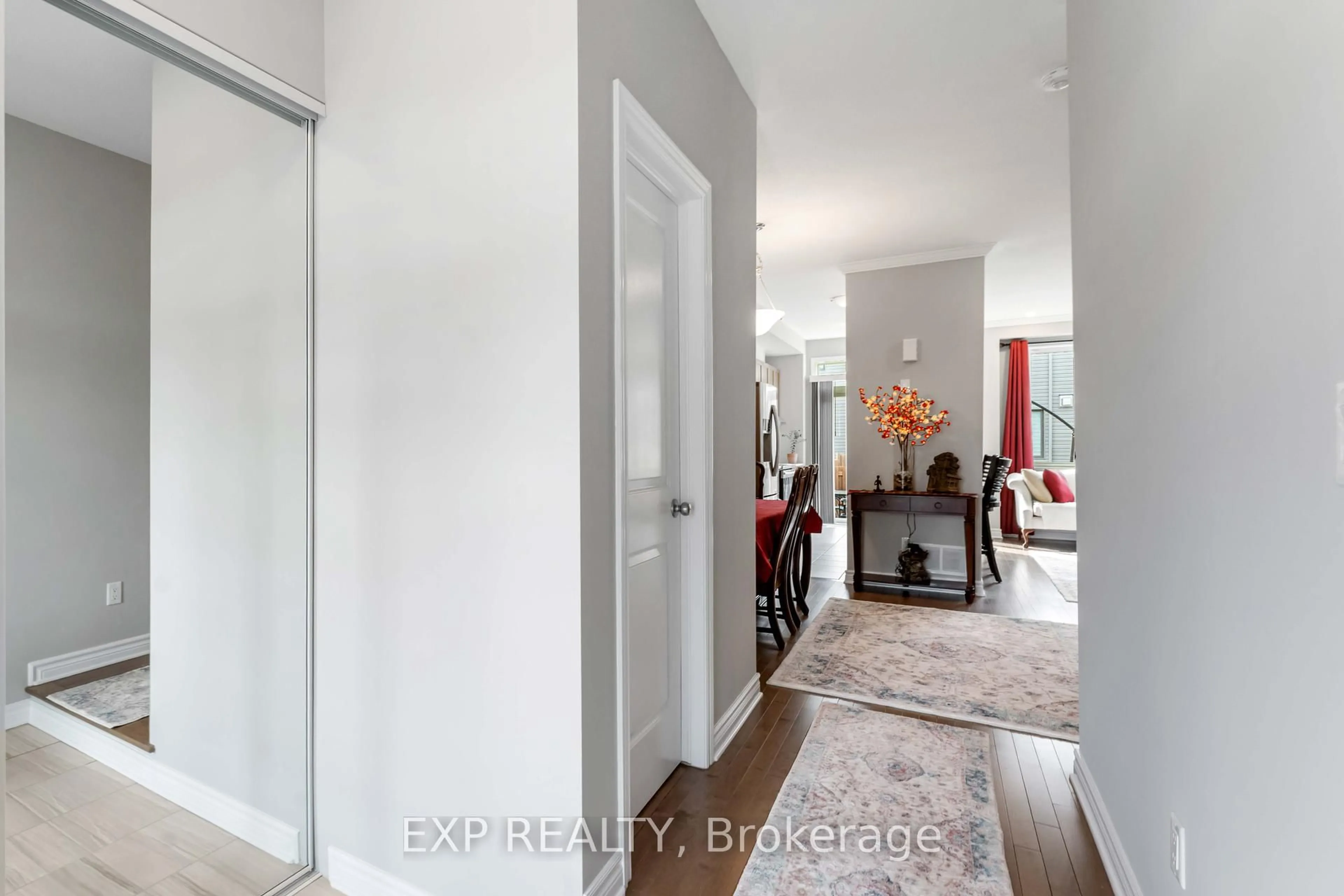 Indoor entryway for 347 Mountain Sorrel Way, Ottawa Ontario K4A 1H7