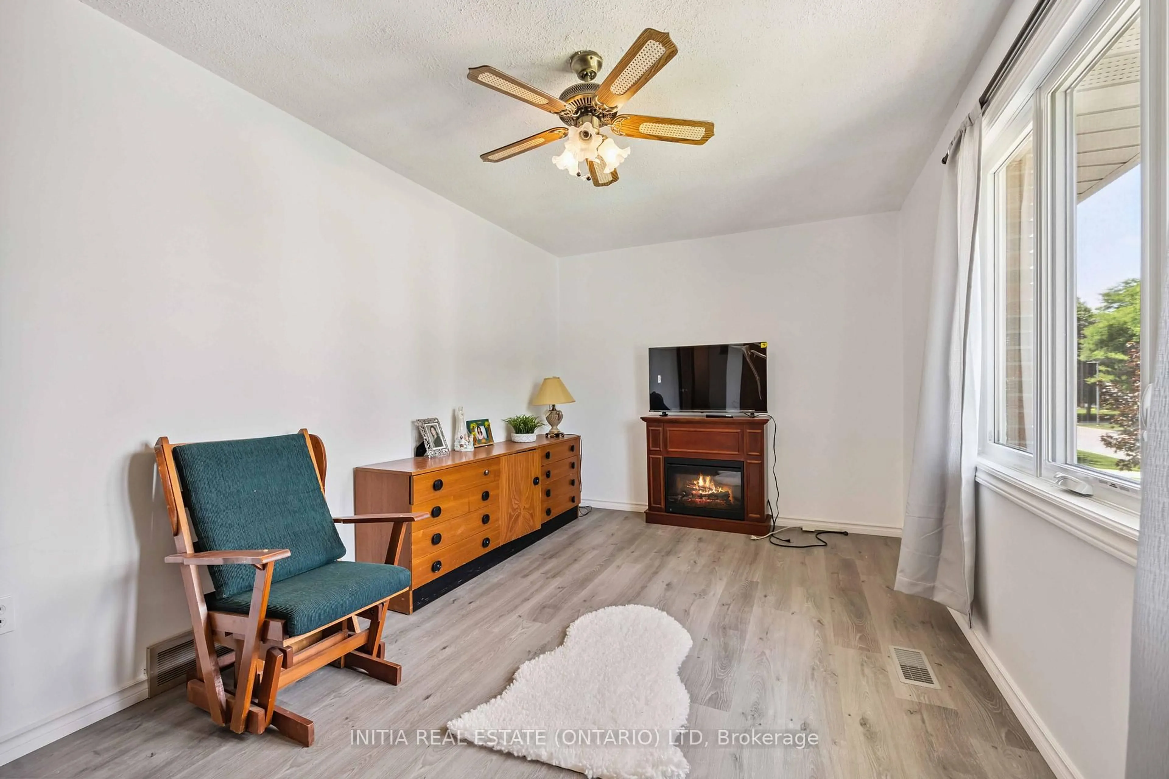 Living room with furniture, unknown for 106 Hastings Cres, Sarnia Ontario N7S 5K5