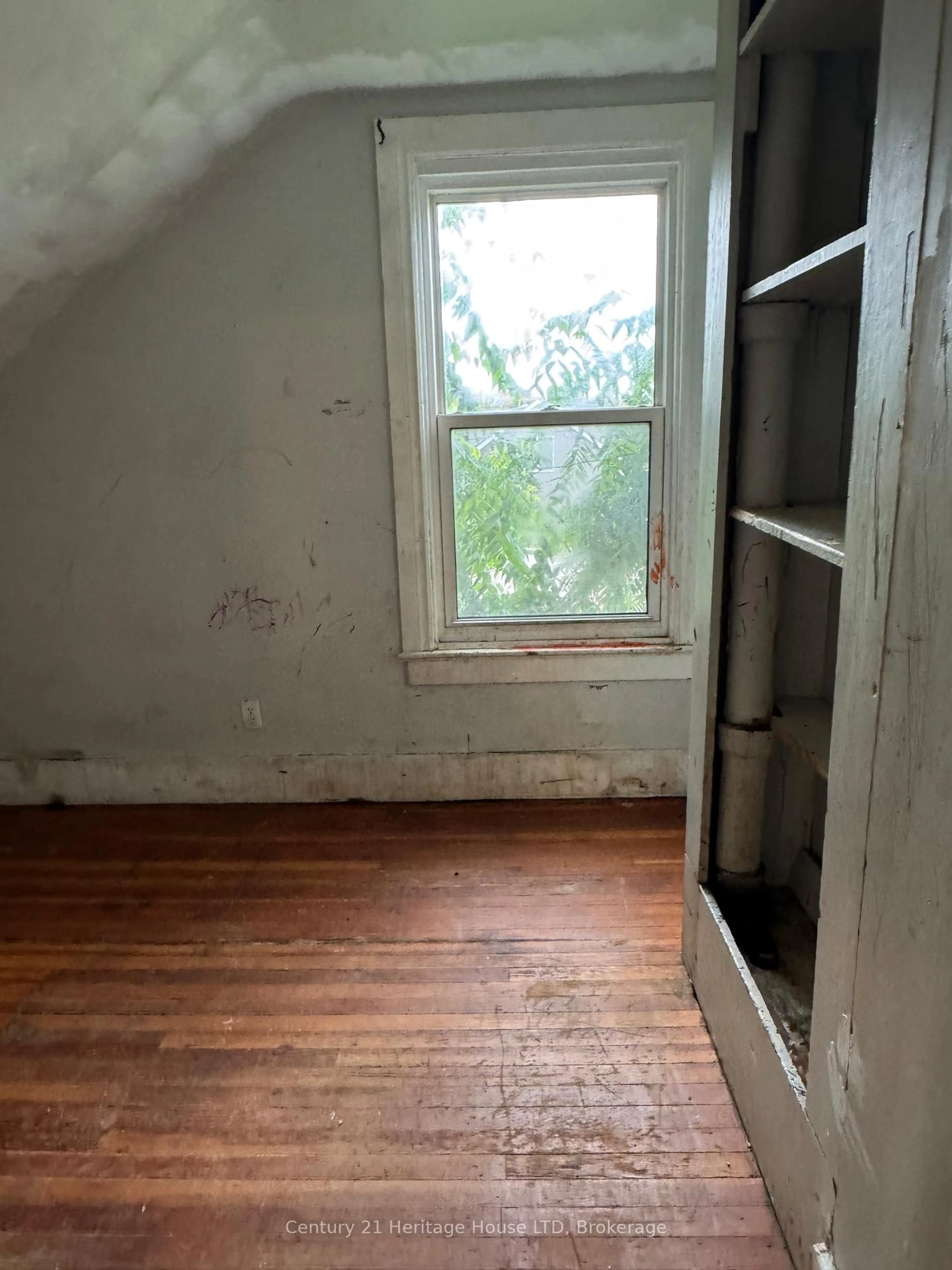 A pic of a room for 4193 Muir Ave, Niagara Falls Ontario L2E 3L4