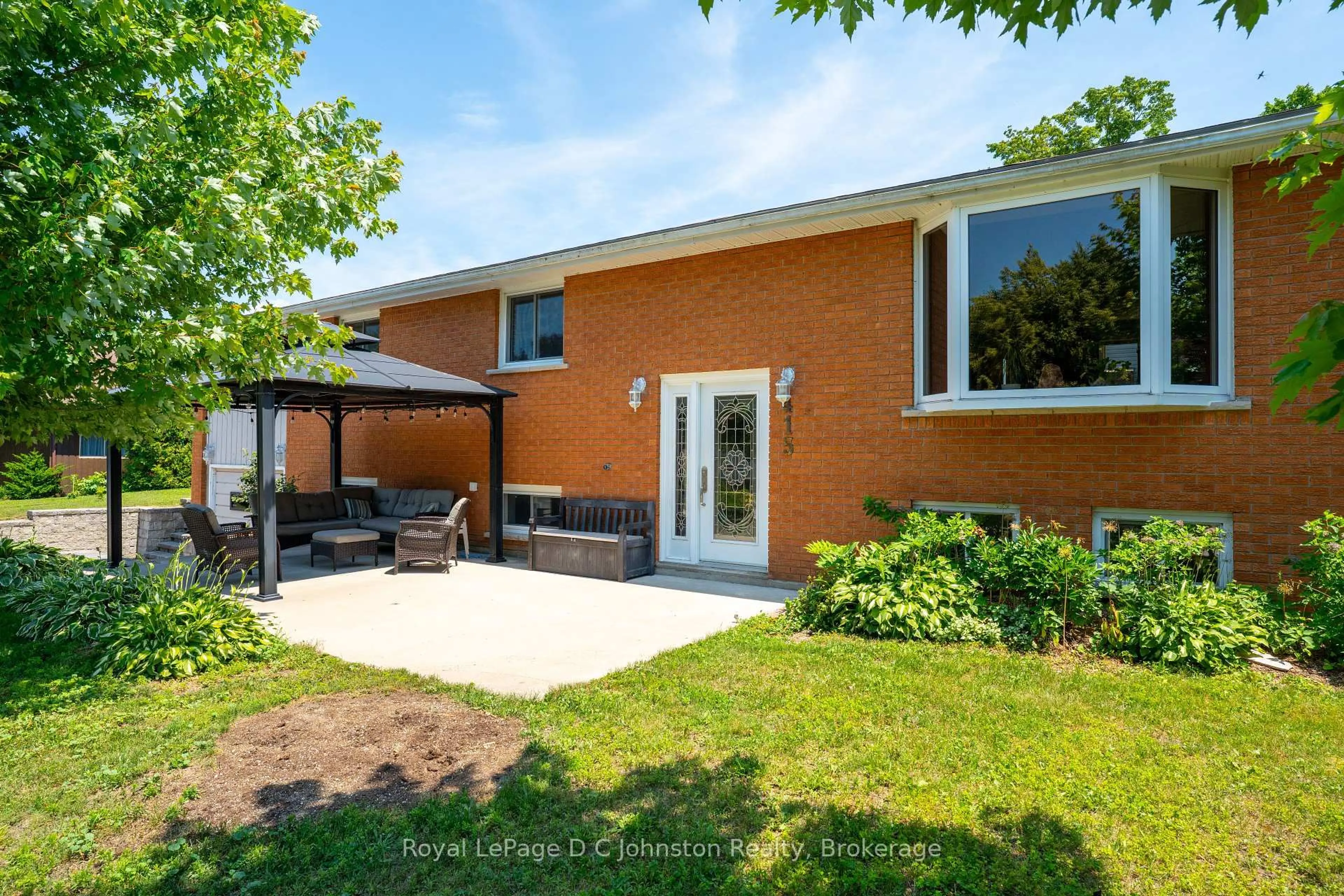 Home with brick exterior material, street for 415 Wellington St, Saugeen Shores Ontario N0H 2C0