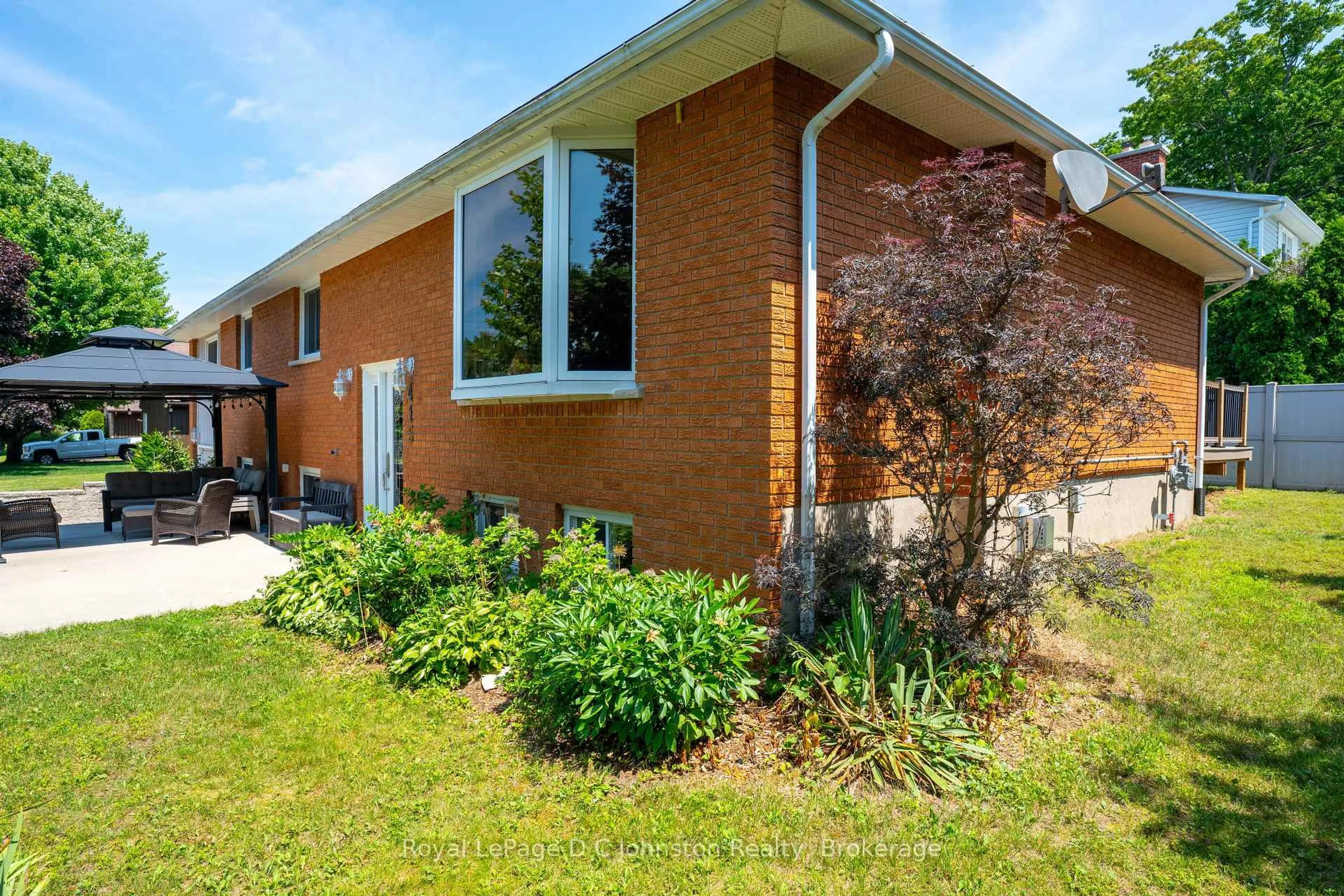 Home with brick exterior material, unknown for 415 Wellington St, Saugeen Shores Ontario N0H 2C0