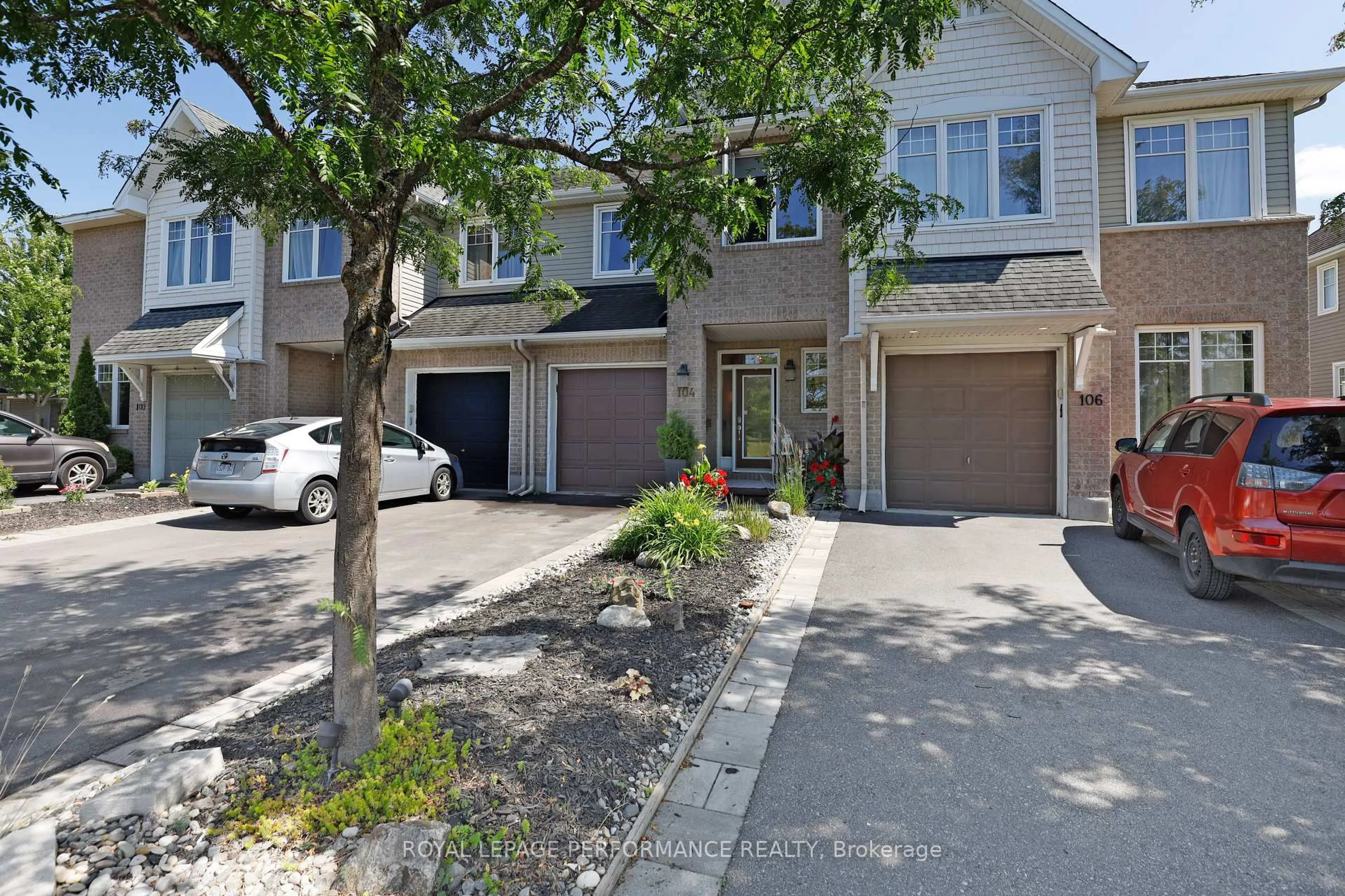 A pic from outside/outdoor area/front of a property/back of a property/a pic from drone, street for 104 Hillman Marsh Way, Ottawa Ontario K1T 0B1