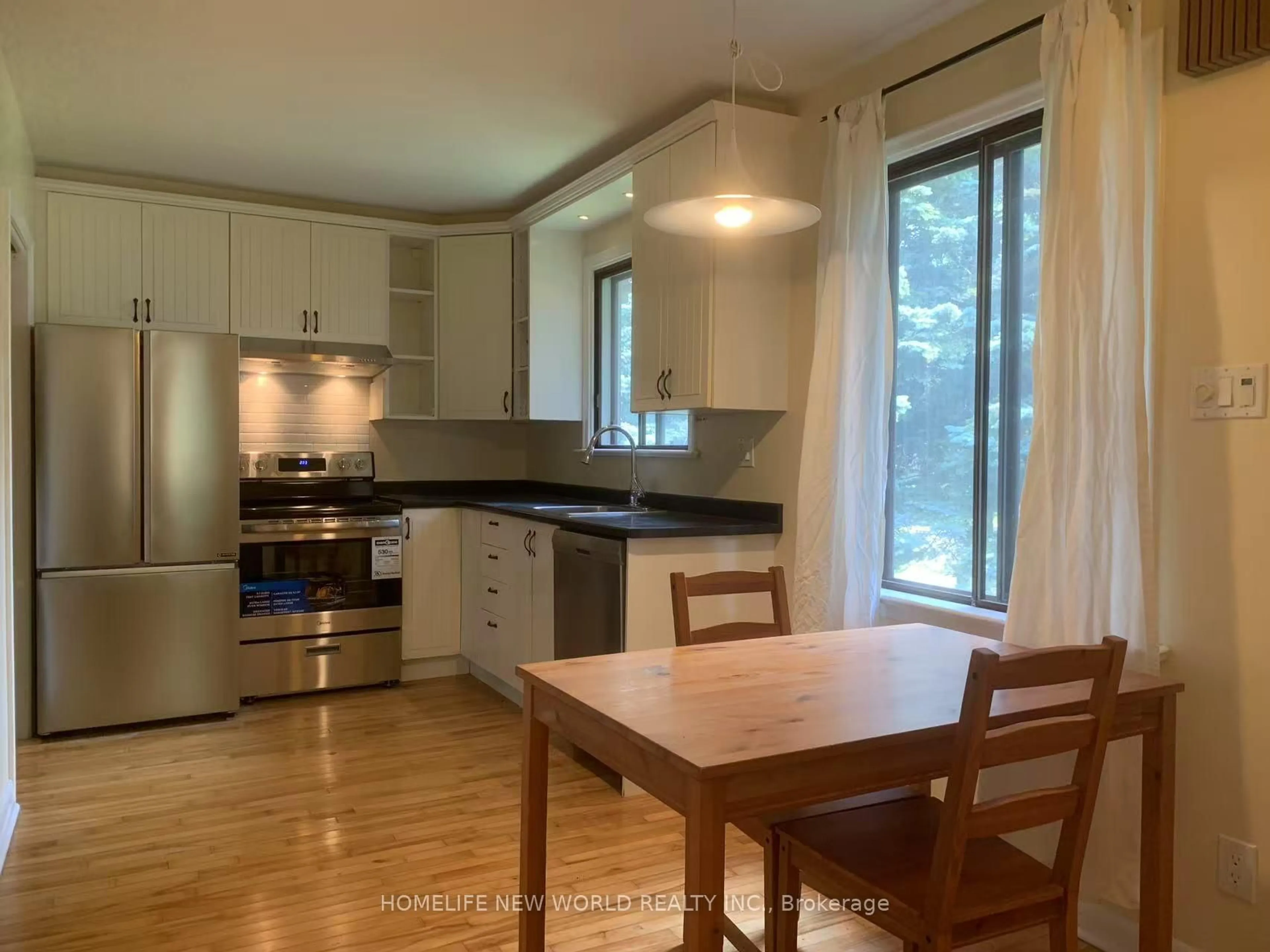 Standard kitchen, unknown for 787 Raglan Ave, Ottawa Ontario K1G 1M3