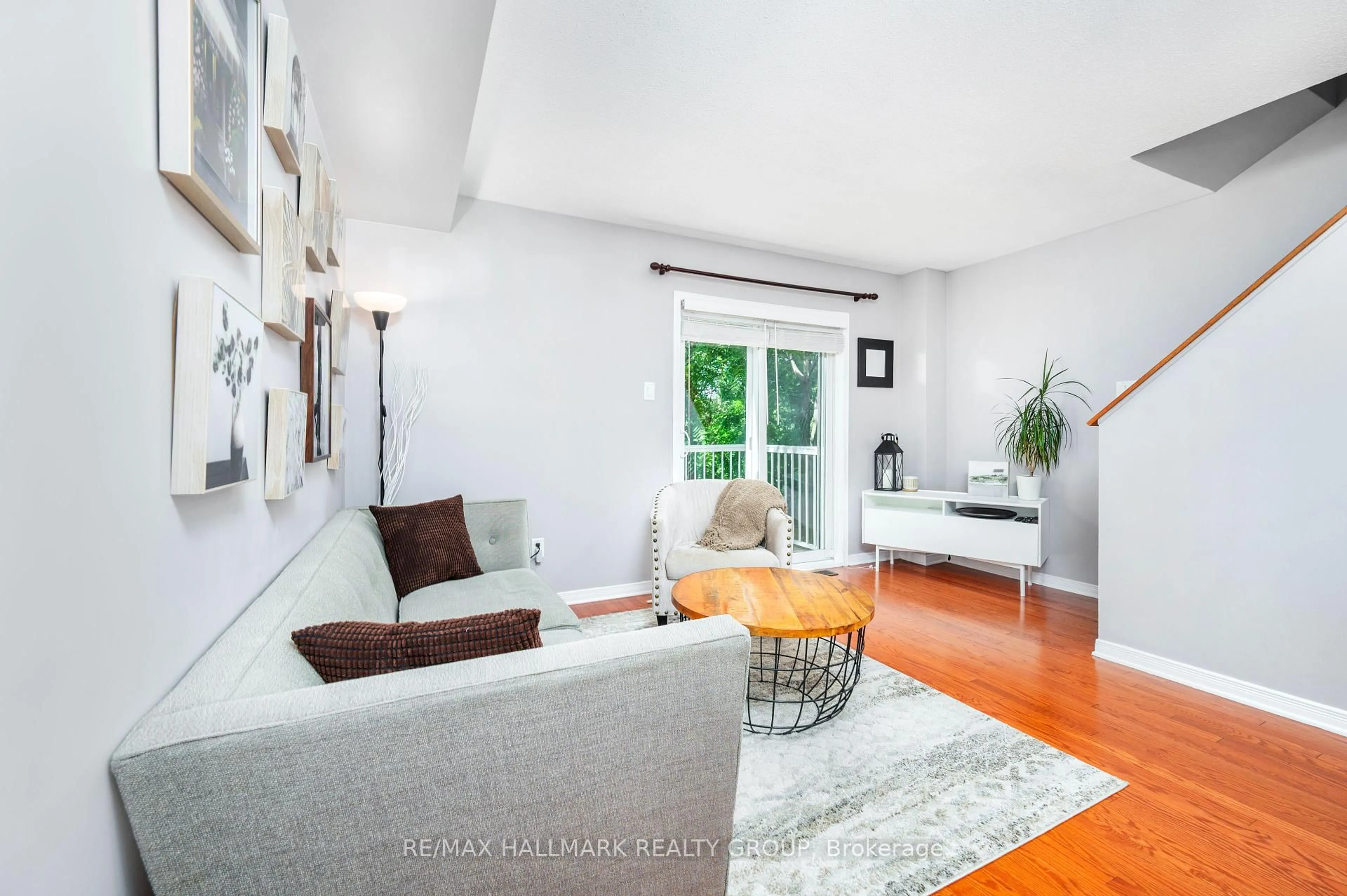 Living room with furniture, unknown for 171 Fordham Private, Ottawa Ontario K2C 4G6