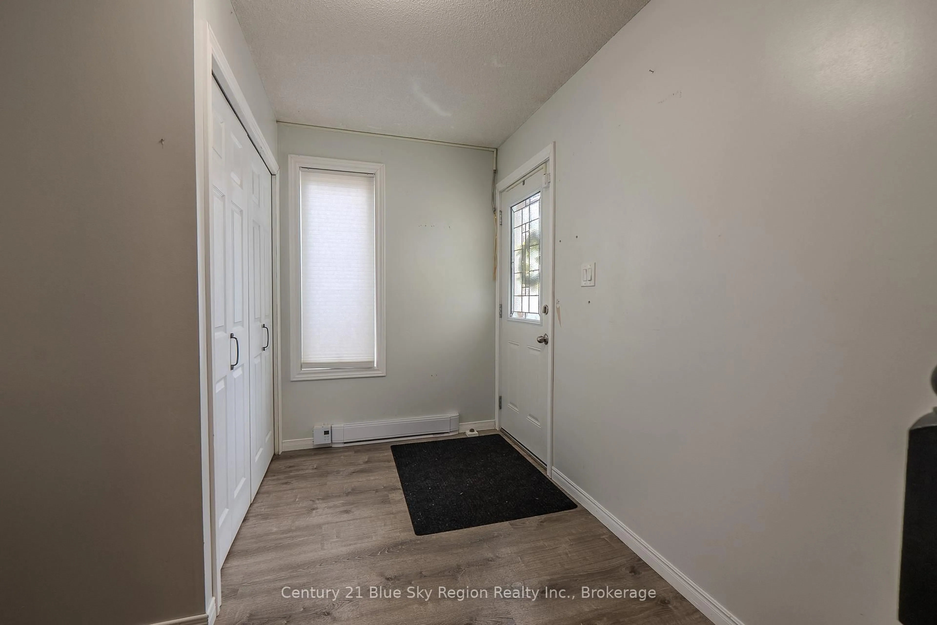 Indoor entryway for 113 Massey Dr, North Bay Ontario P1A 4G3