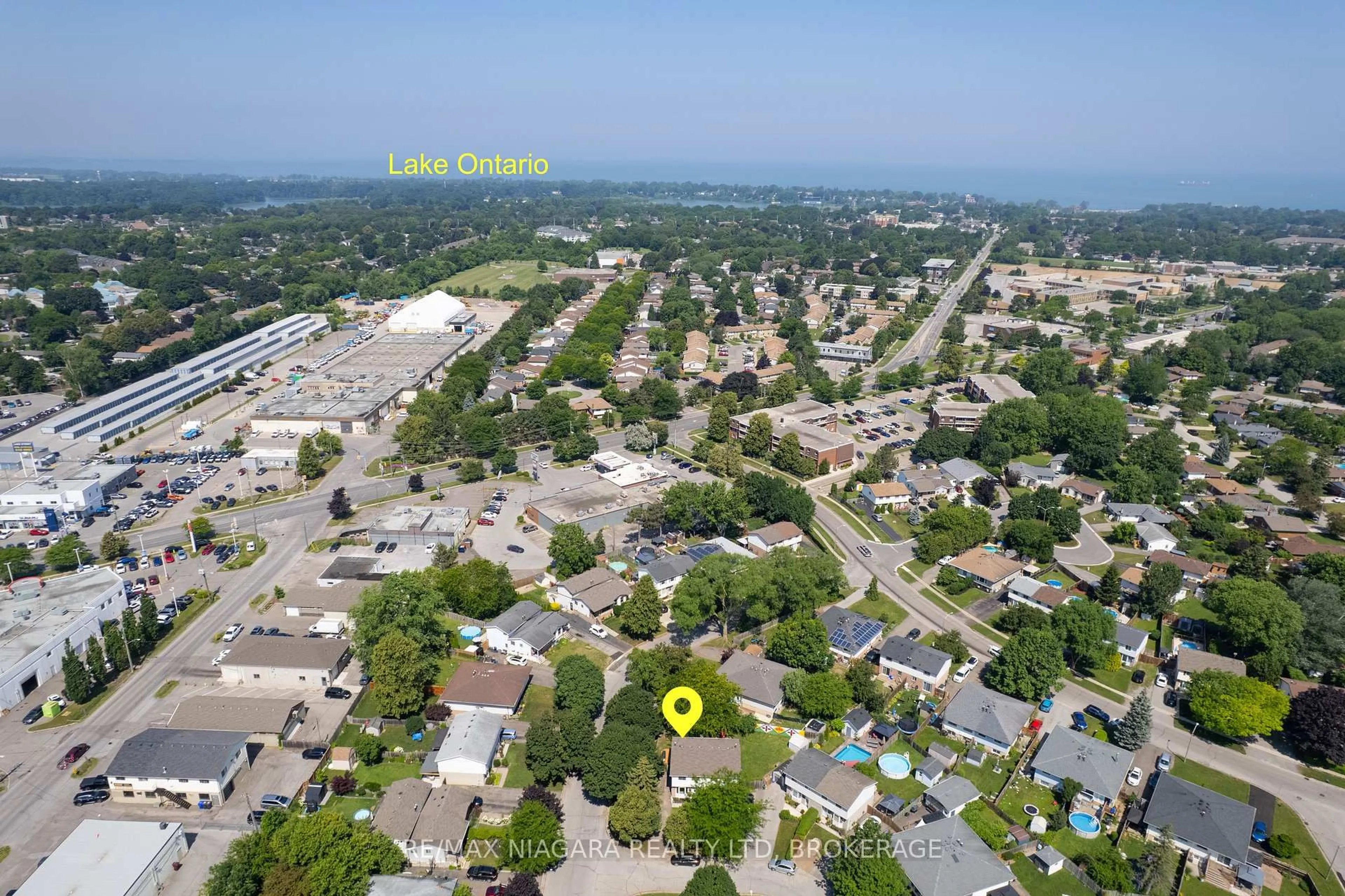 A pic from outside/outdoor area/front of a property/back of a property/a pic from drone, street for 1 Bardadyn Crt, St. Catharines Ontario L2N 6R2