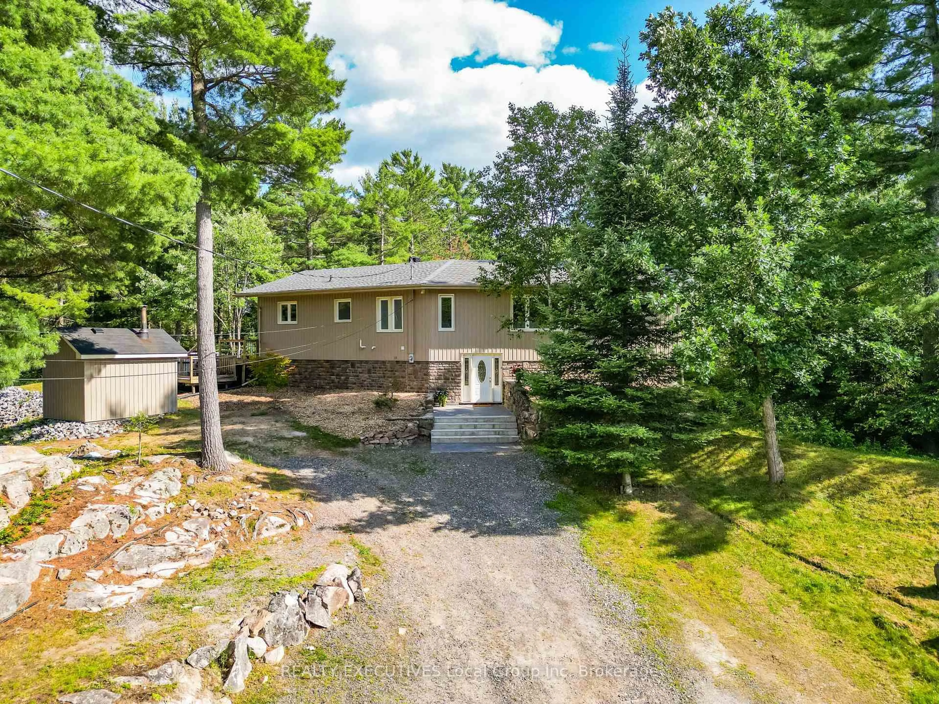 A pic from outside/outdoor area/front of a property/back of a property/a pic from drone, unknown for 520 Riverbend Rd, North Bay Ontario P1B 8Z4