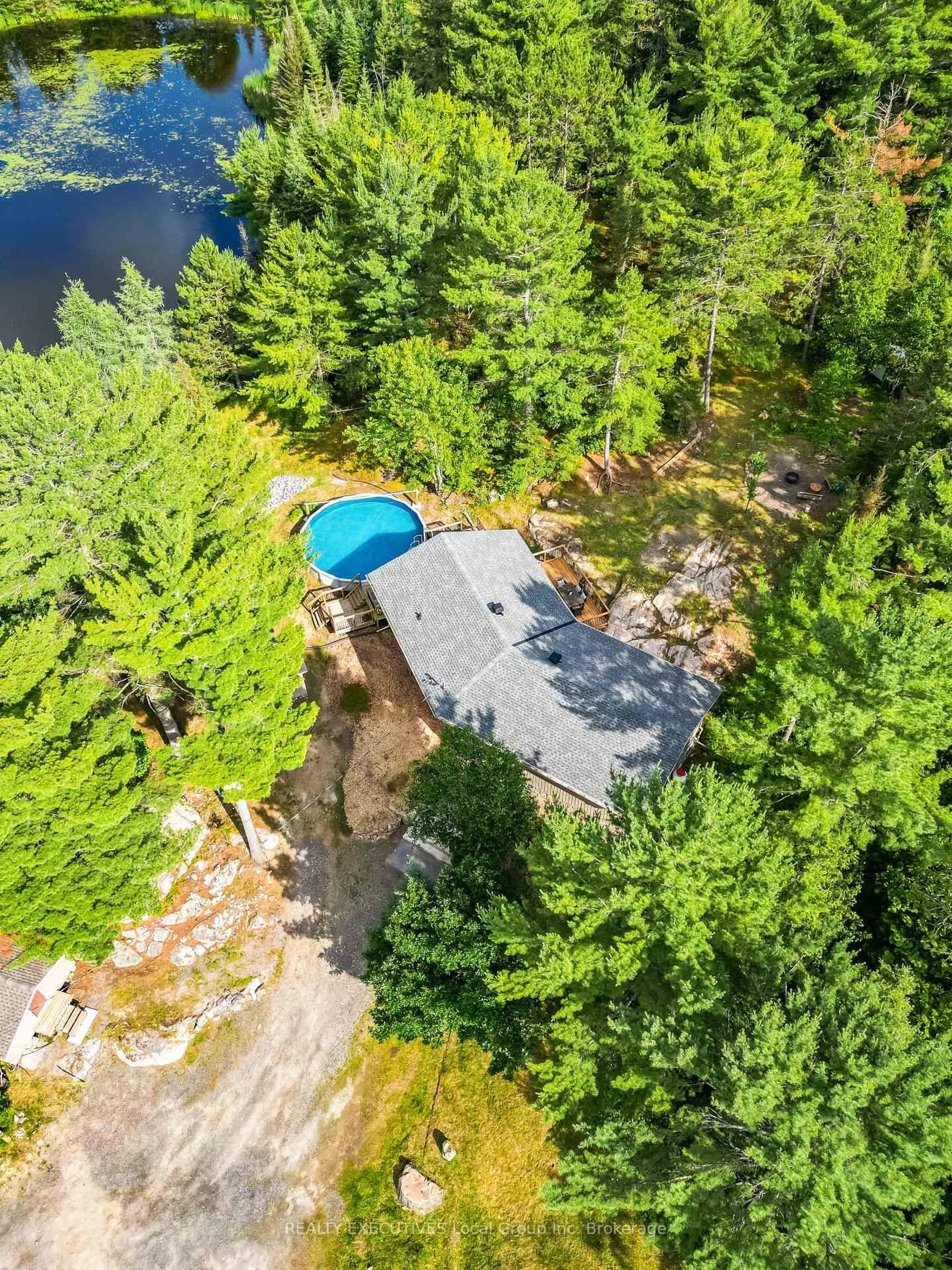 A pic from outside/outdoor area/front of a property/back of a property/a pic from drone, water/lake/river/ocean view for 520 Riverbend Rd, North Bay Ontario P1B 8Z4