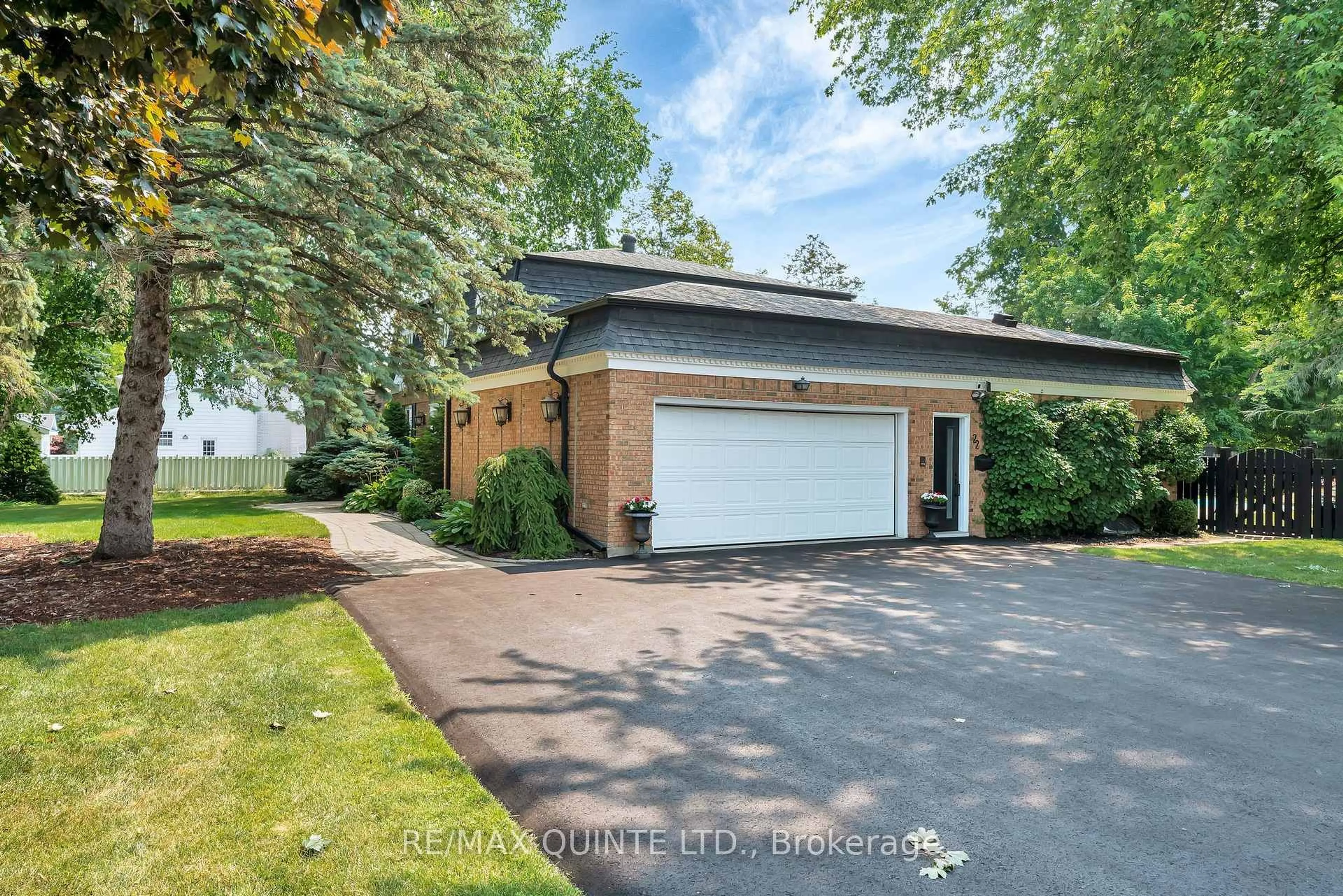 Home with brick exterior material, street for 22 Forest Hill Cres, Belleville Ontario K8N 4M5