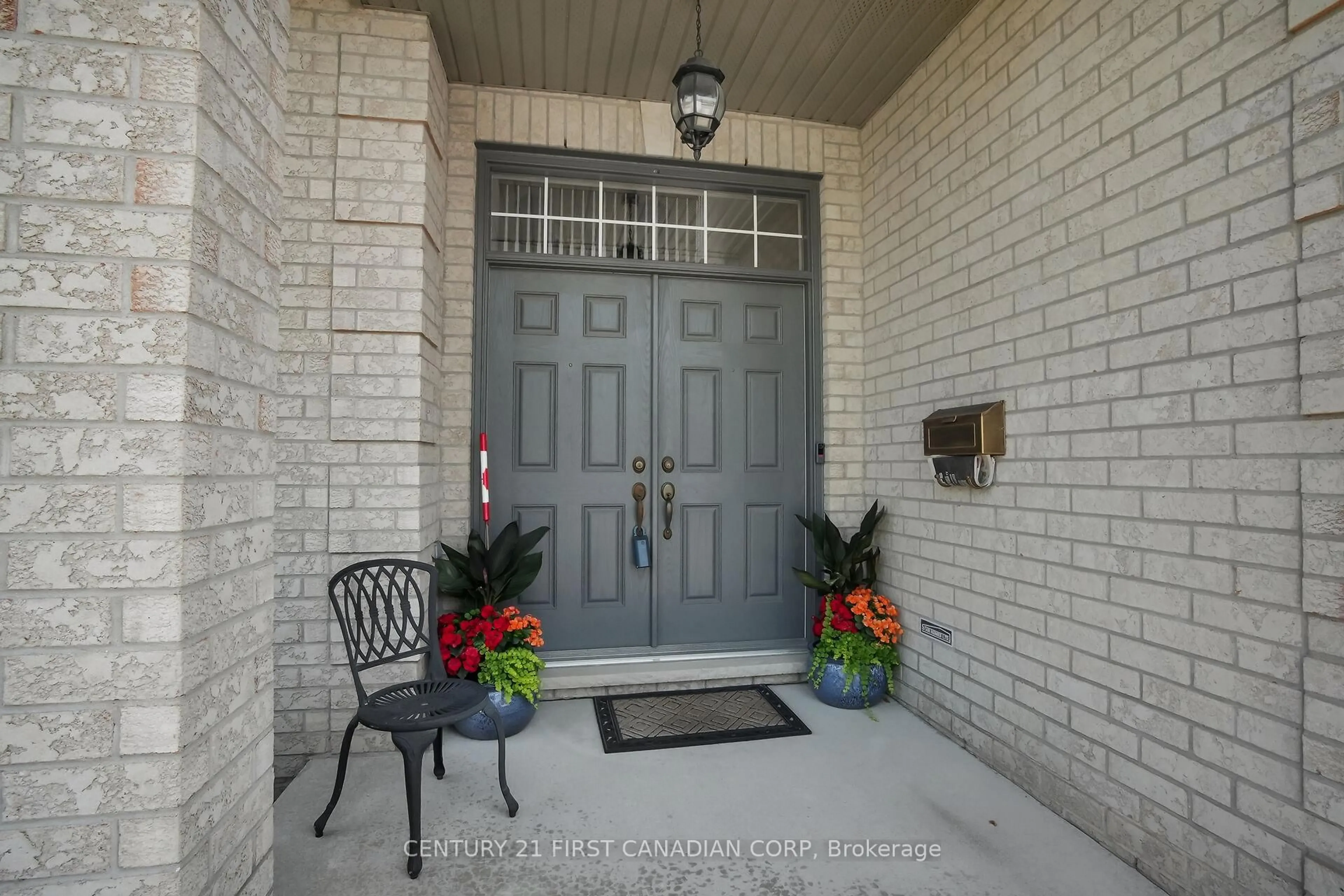 Indoor entryway for 774 Longworth Rd, London South Ontario N6K 0B5