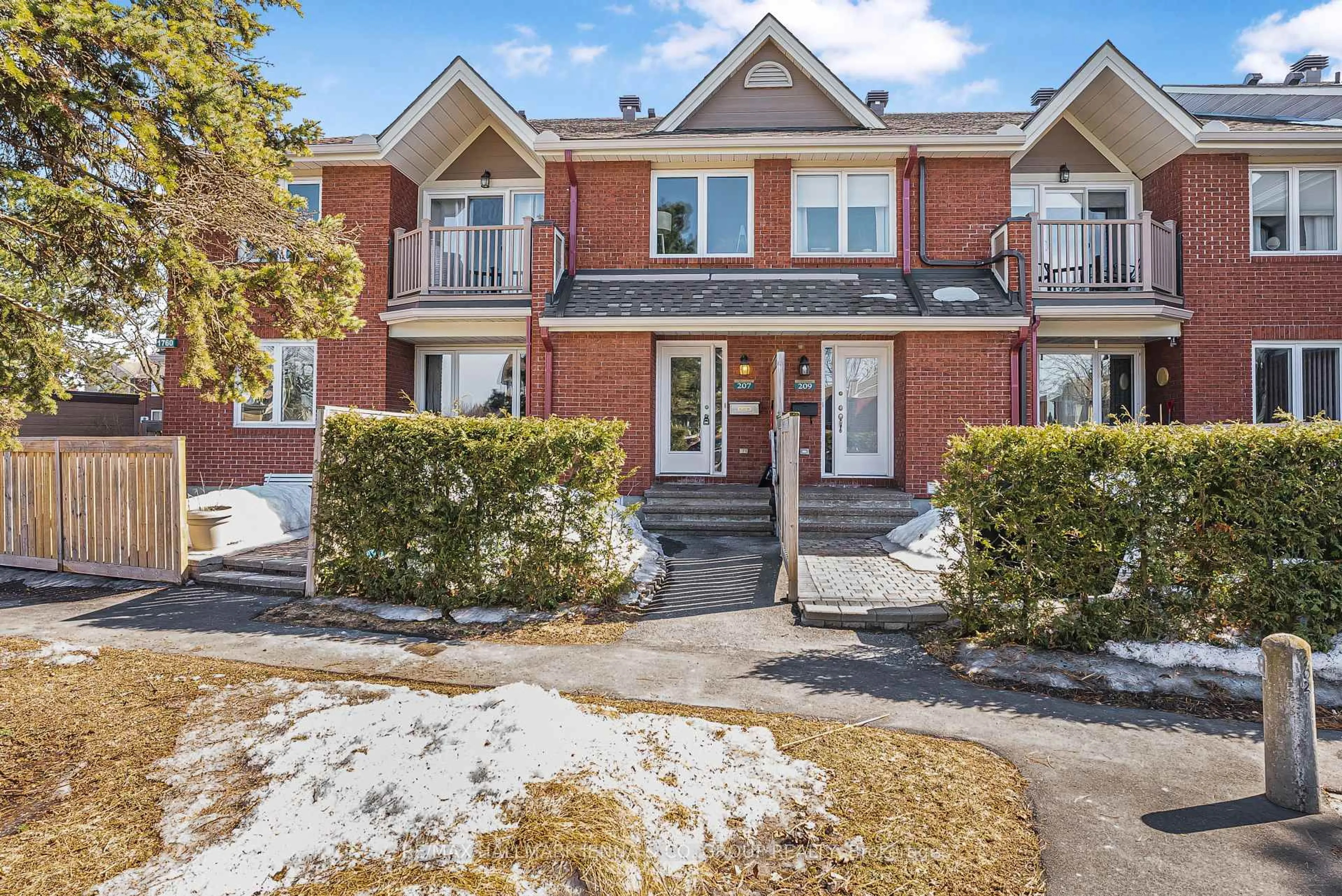 Home with brick exterior material, street for 1760 Cabaret Lane #207, Orleans Ontario K4A 2H1
