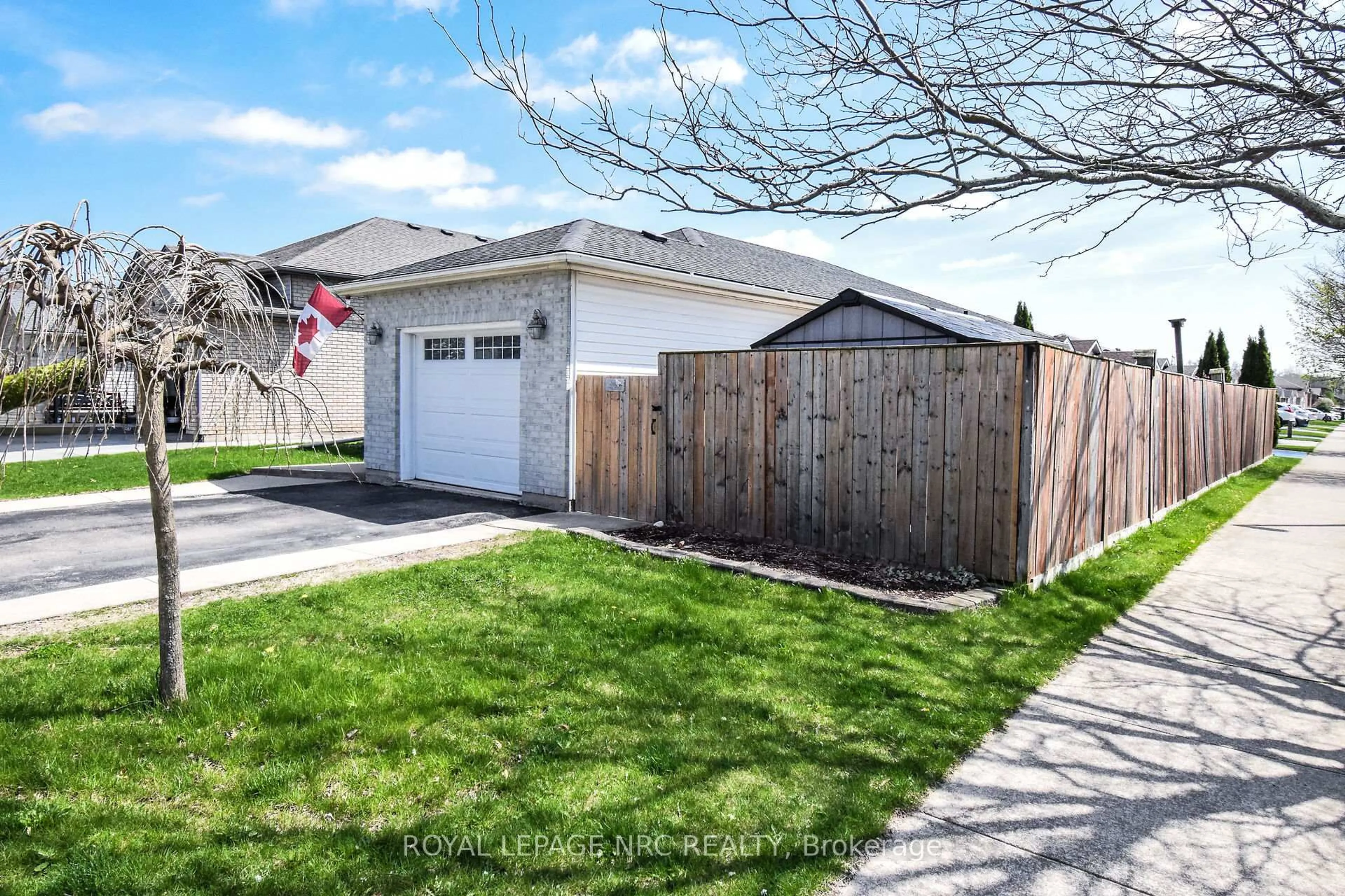 Unknown for 330 Autumn Cres, Welland Ontario L3C 7K1
