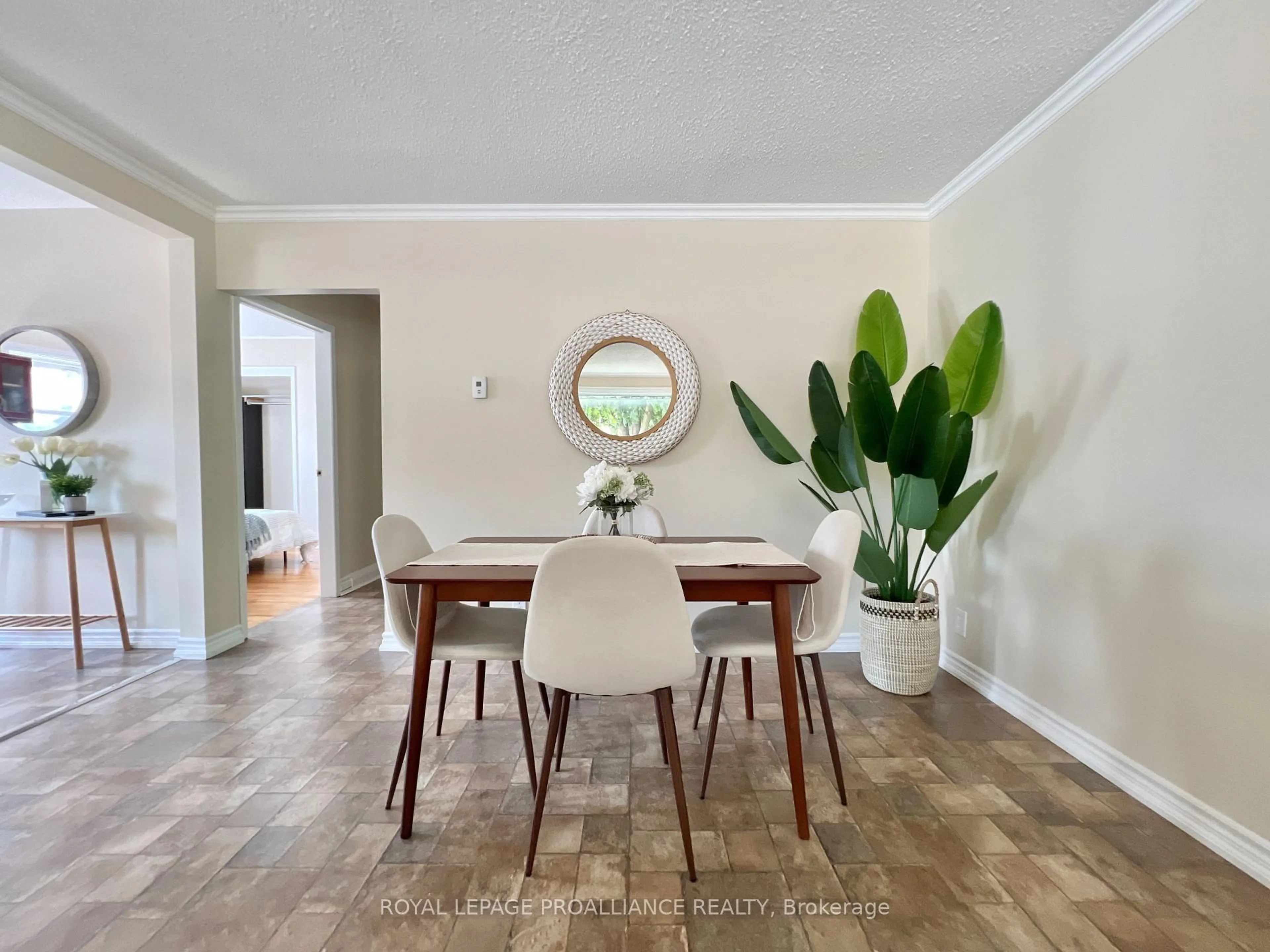 Dining room, unknown for 44 Russell St, Belleville Ontario K8N 2P2
