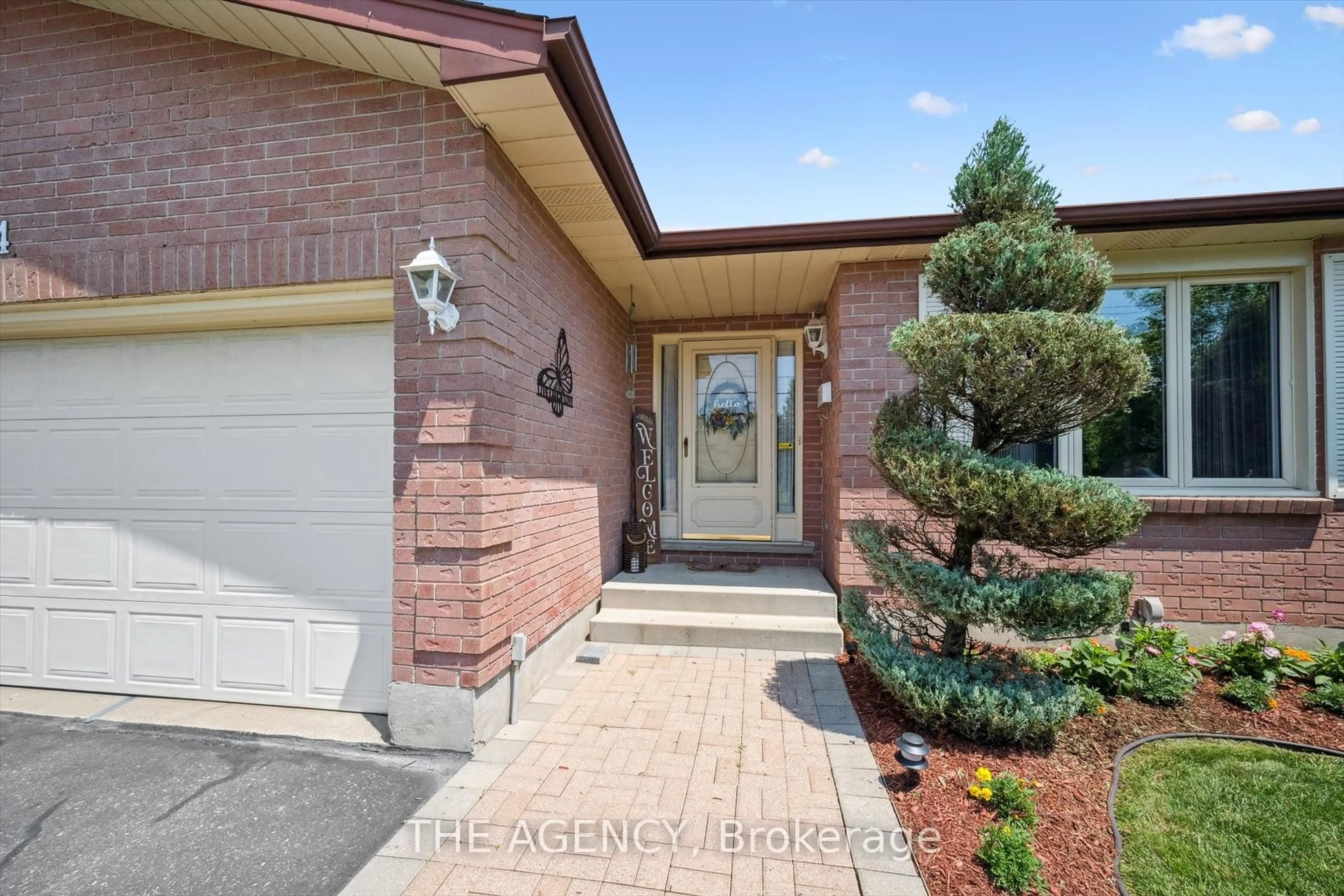 Home with brick exterior material, street for 264 Biehn Dr, Kitchener Ontario N2R 1B2