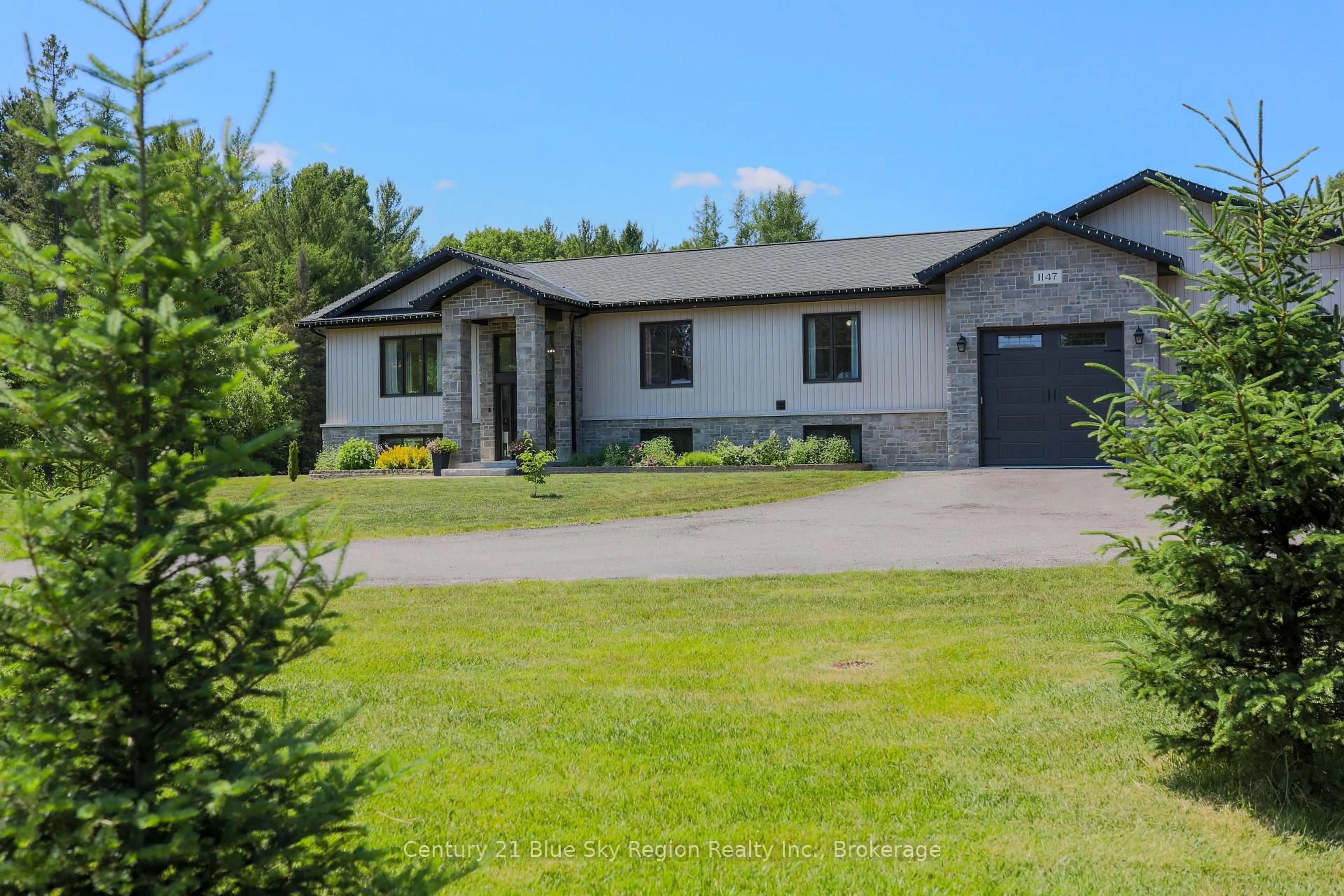 A pic from outside/outdoor area/front of a property/back of a property/a pic from drone, unknown for 1147 Maple Hill Rd, Powassan Ontario P0H 1Z0