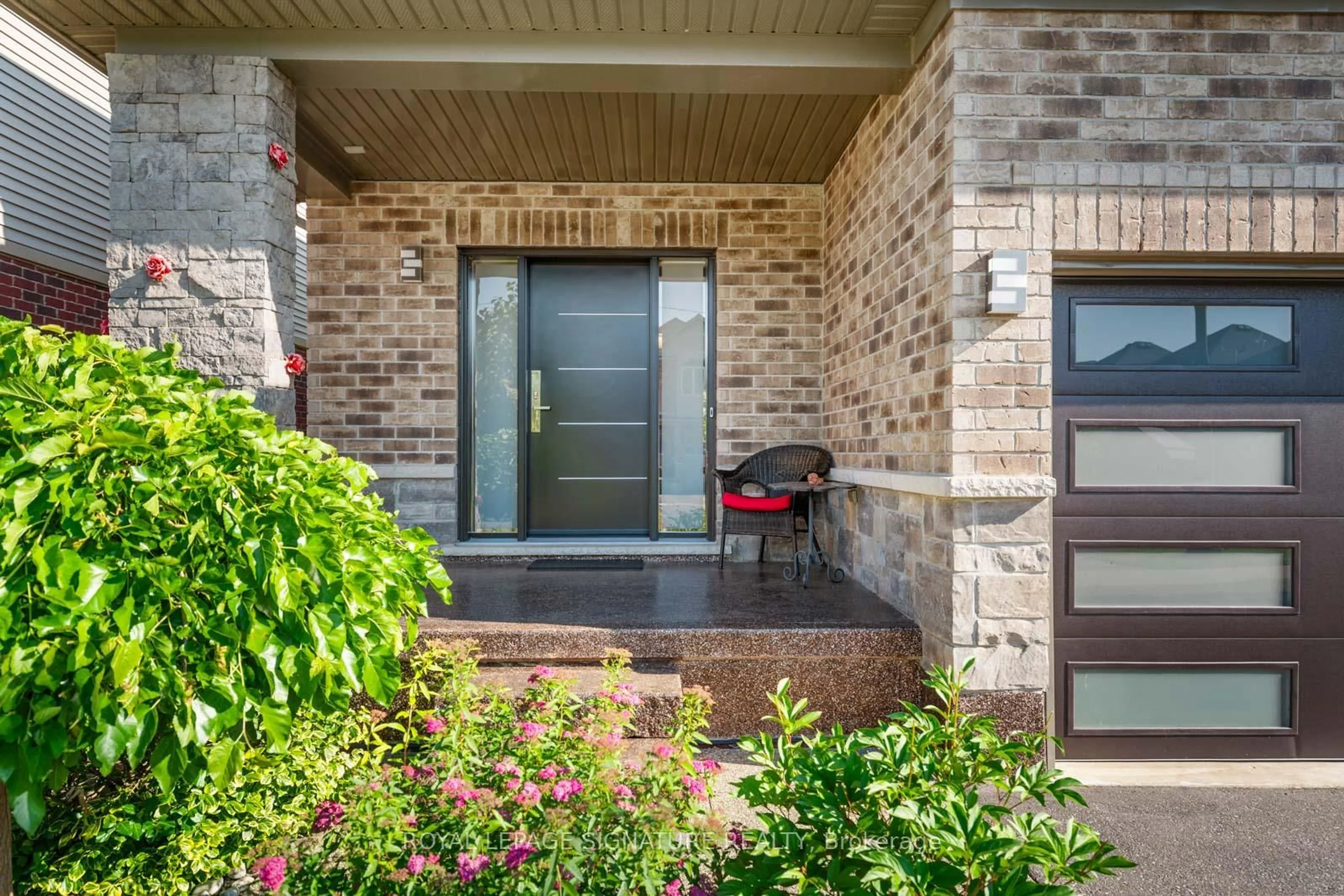 Unknown for 704 Robert Ferrie Dr, Kitchener Ontario N2R 0B2
