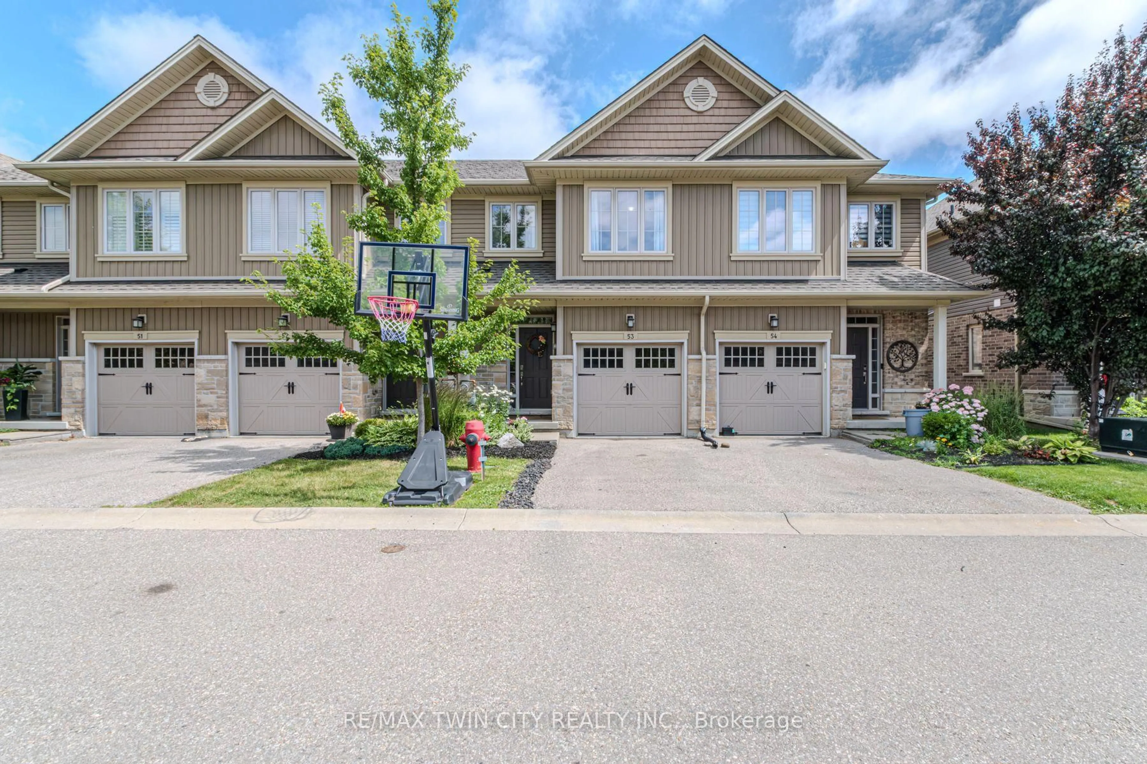A pic from outside/outdoor area/front of a property/back of a property/a pic from drone, street for 80 Willow St #53, Brant Ontario N3L 2K6