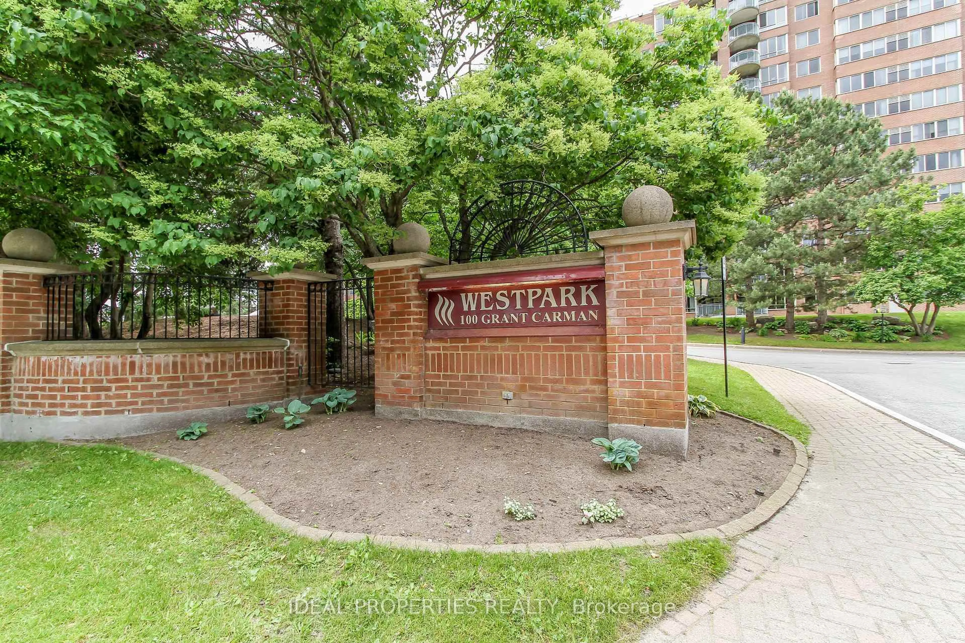 Unknown for 100 Grant Carman Dr #809, Ottawa Ontario K2E 8B8