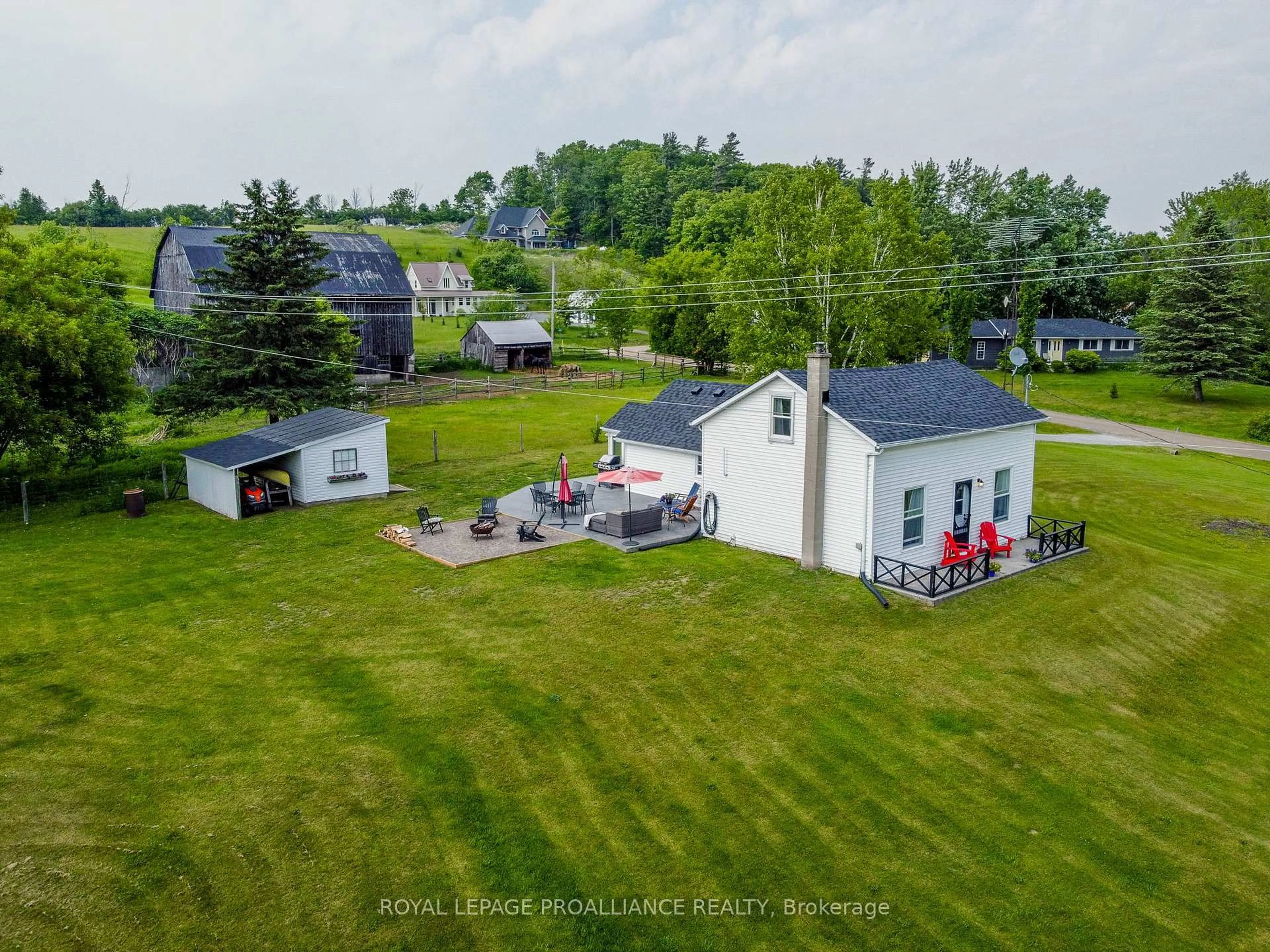 A pic from outside/outdoor area/front of a property/back of a property/a pic from drone, unknown for 138 North St, Alnwick/Haldimand Ontario K0K 2G0