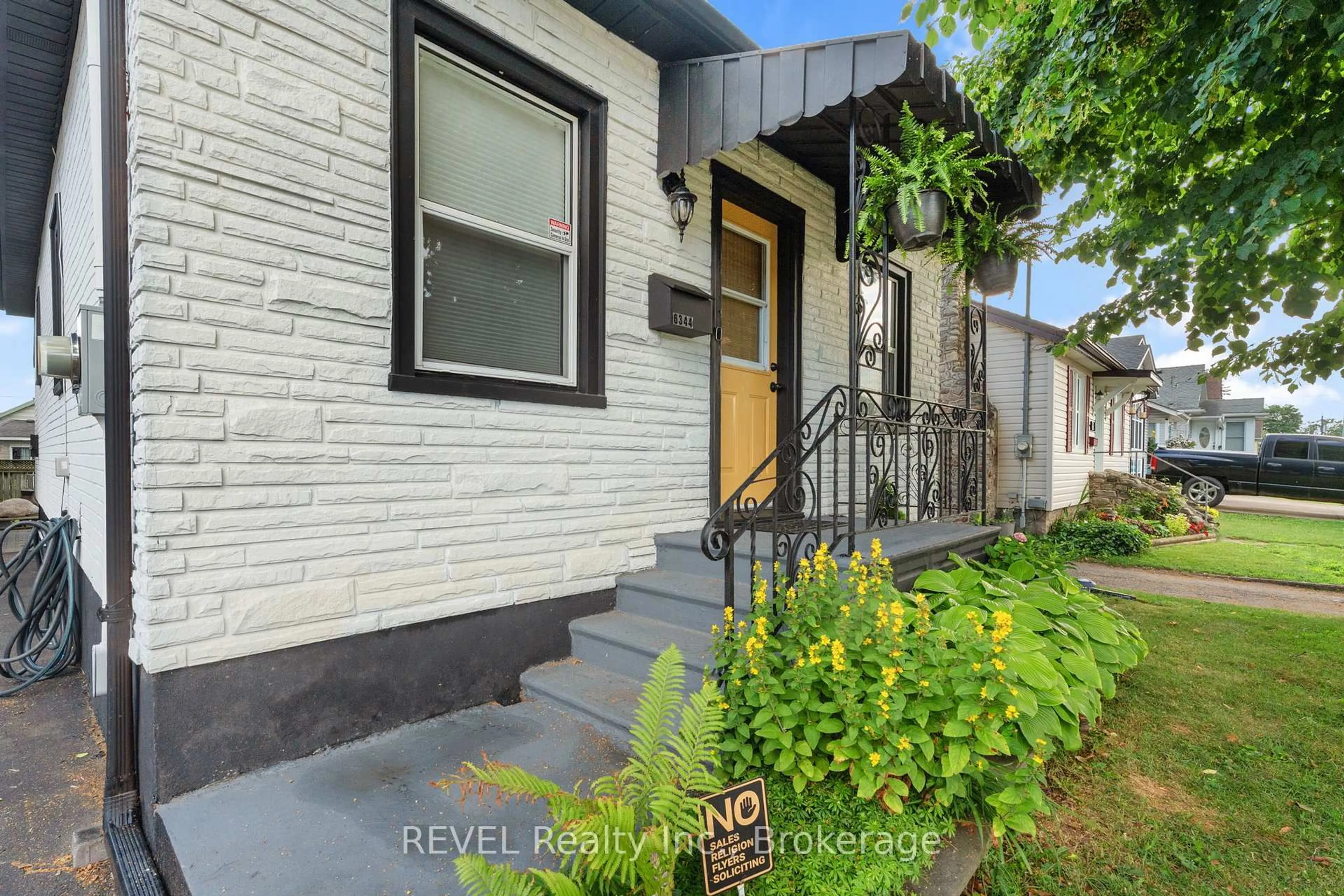 Unknown for 6344 Culp St, Niagara Falls Ontario L2G 2C1
