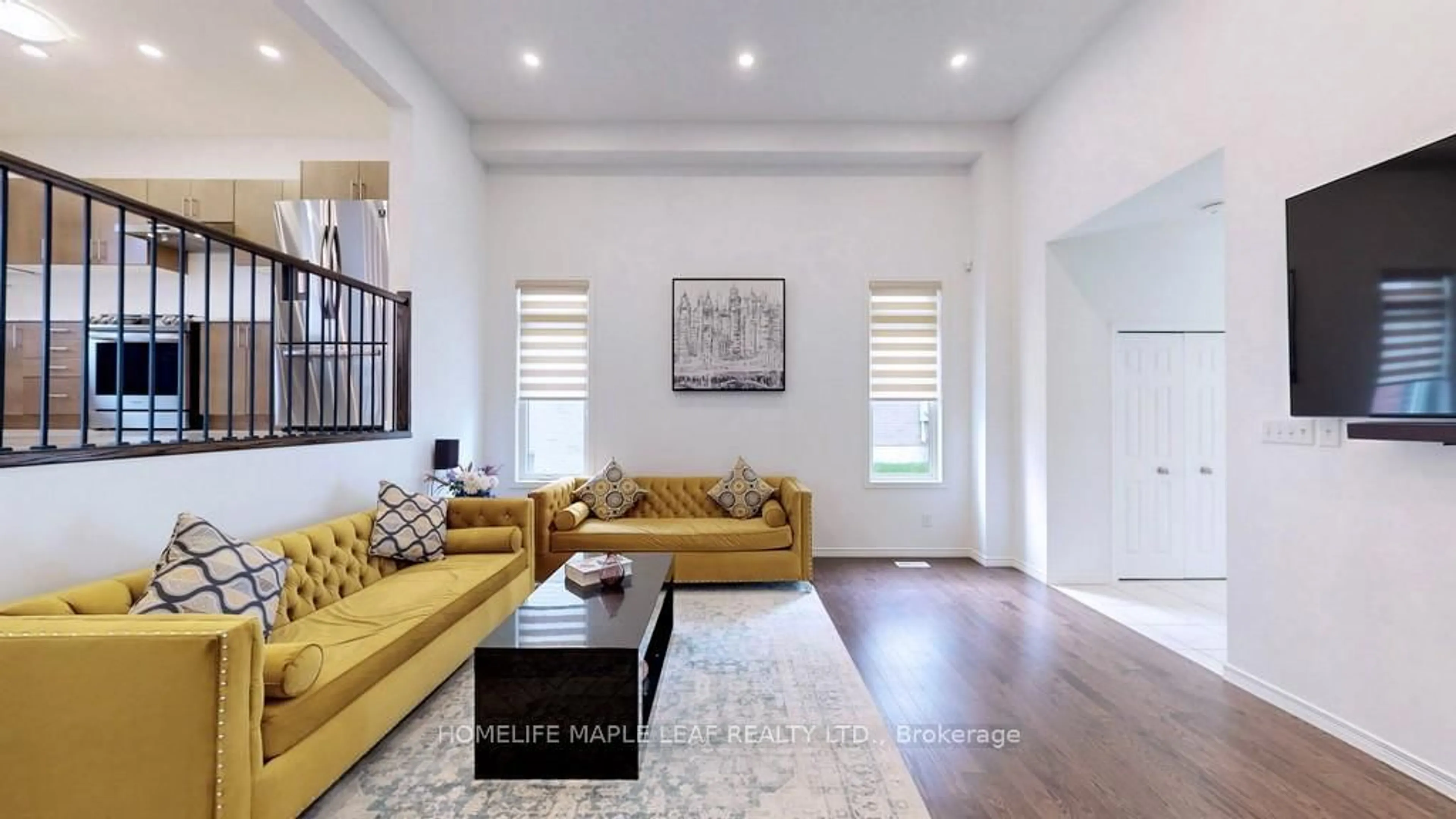 Living room with furniture, unknown for 59 SADDLEBROOK Crt, Kitchener Ontario N2R 0P6