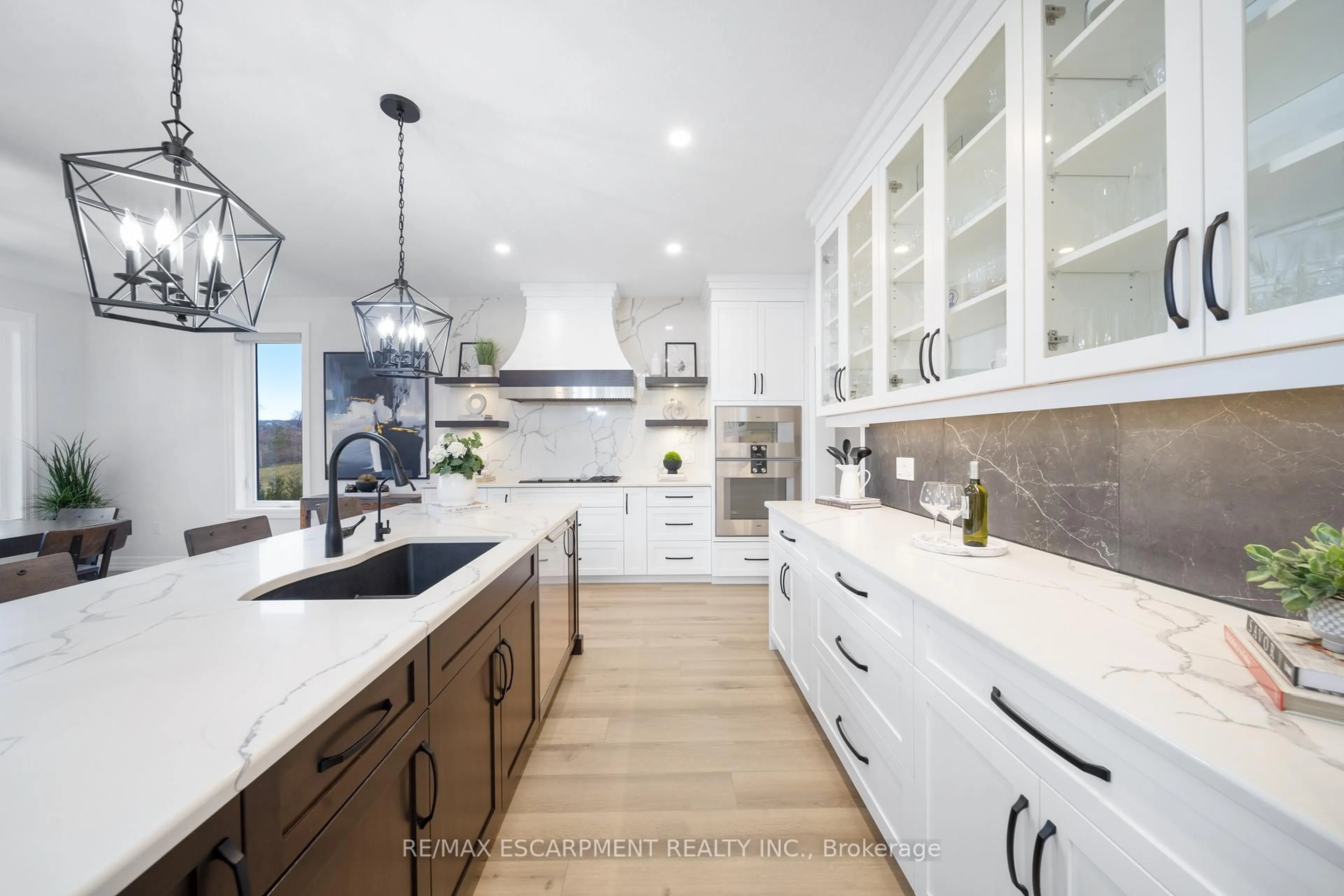 Contemporary kitchen, unknown for 23 Whitcombe Way, Puslinch Ontario N0B 2C0