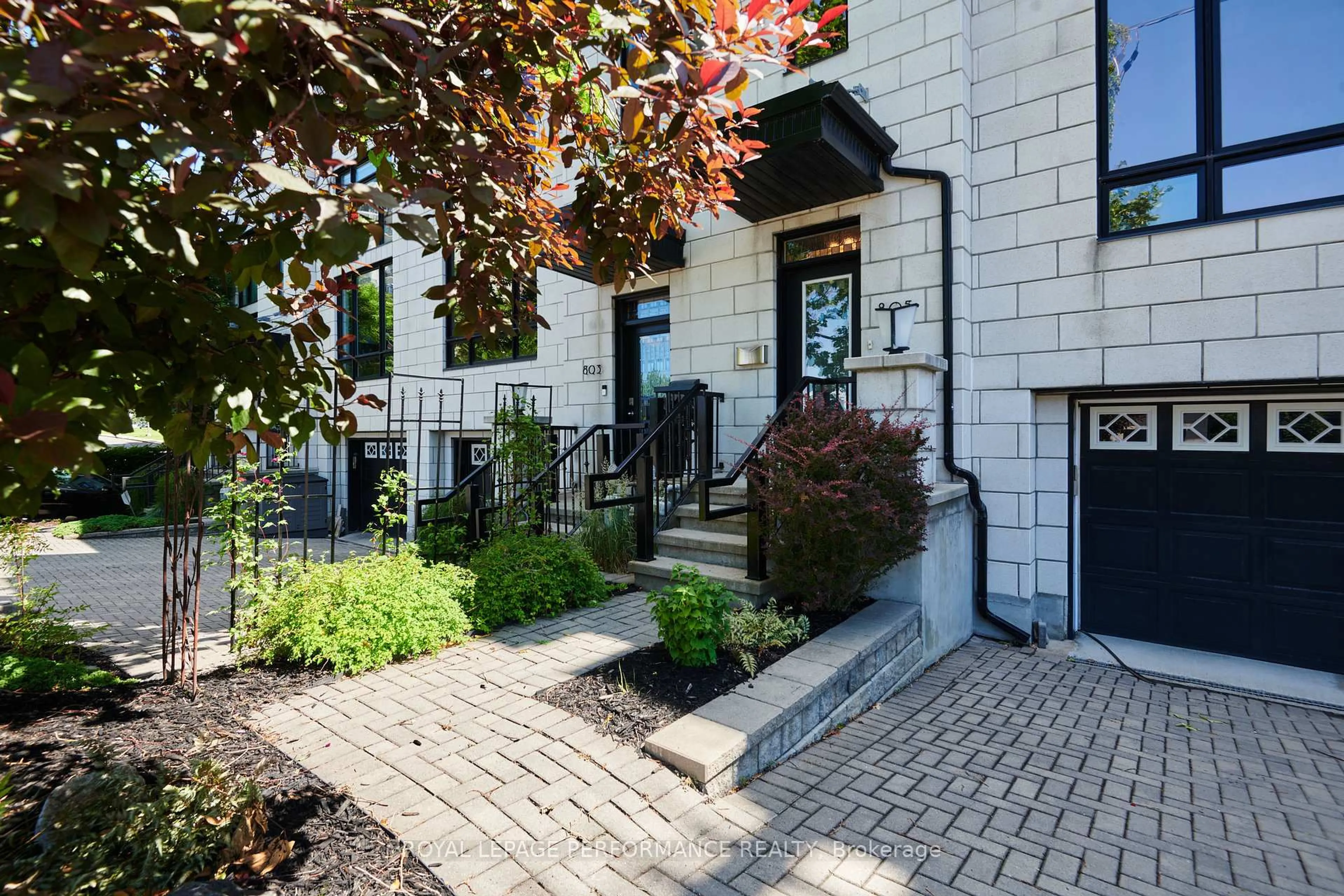 Unknown for 805 Kingsmere Ave, Ottawa Ontario K2A 3J8