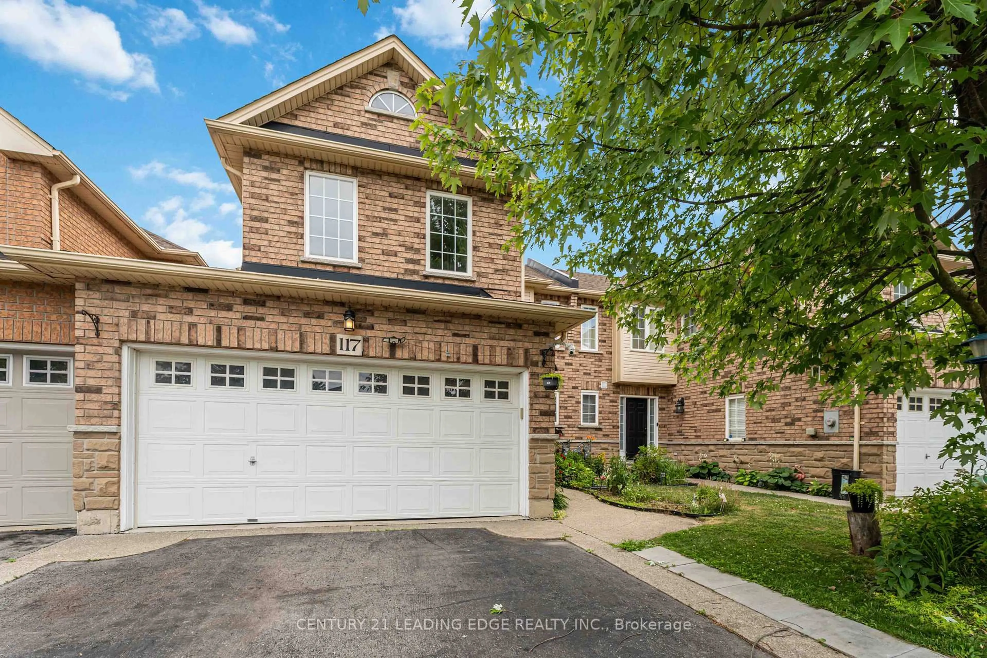 Home with brick exterior material, street for 117 Thoroughbred Blvd, Hamilton Ontario L9K 1N2