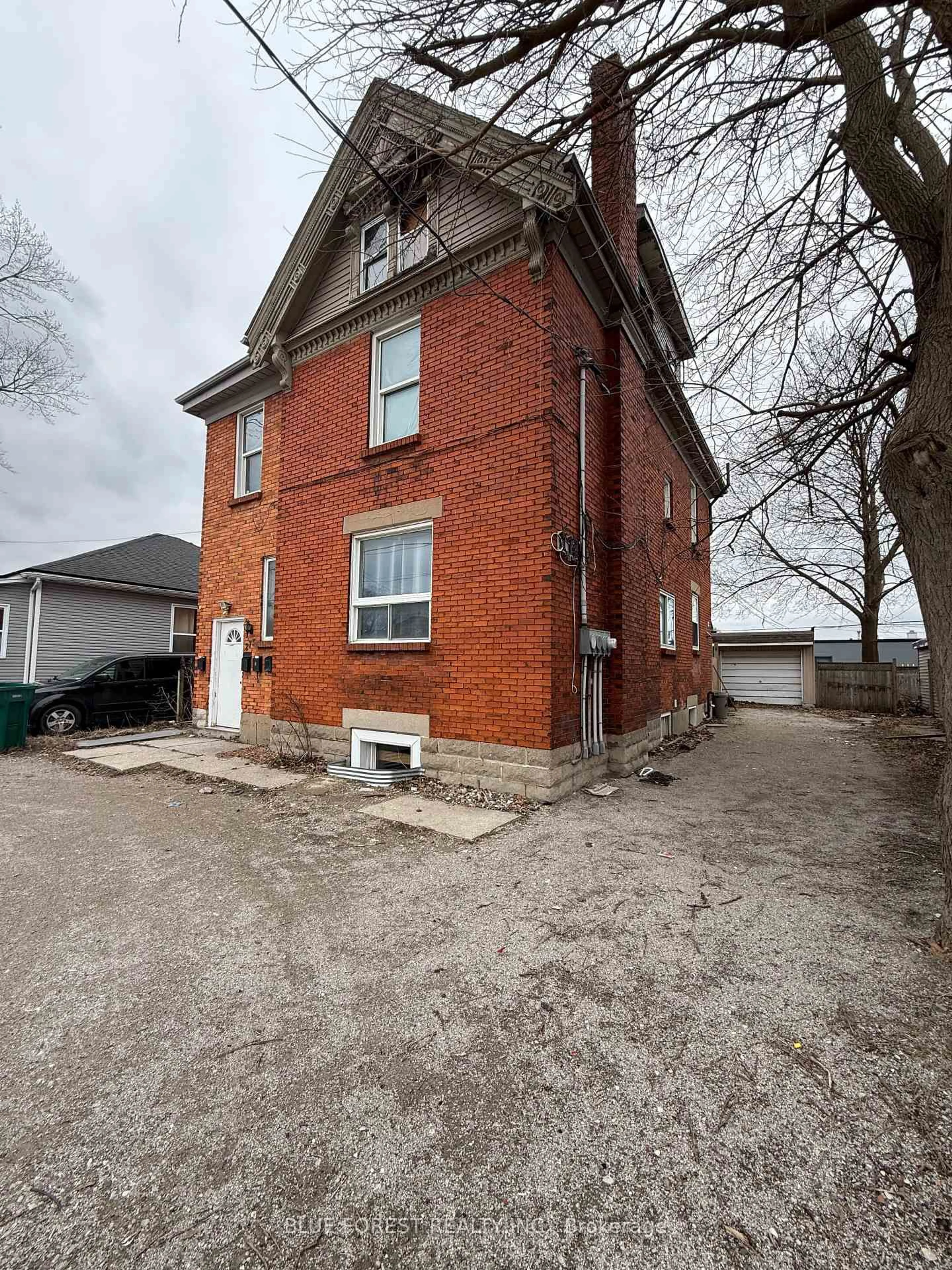 Home with brick exterior material, building for 275 William St, London East Ontario N6B 3C2