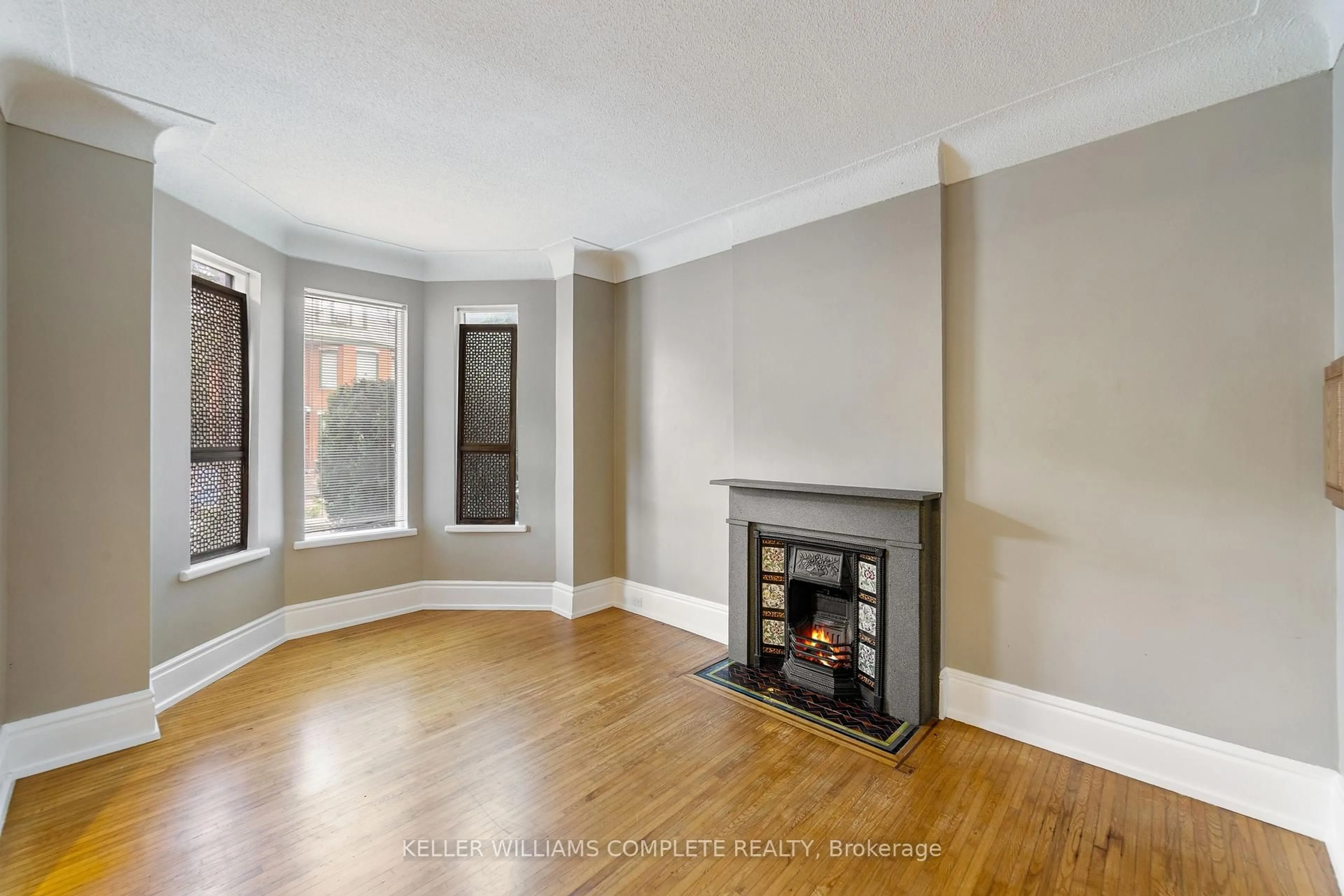 A pic of a room for 20 Ontario Ave, Hamilton Ontario L8N 2X2