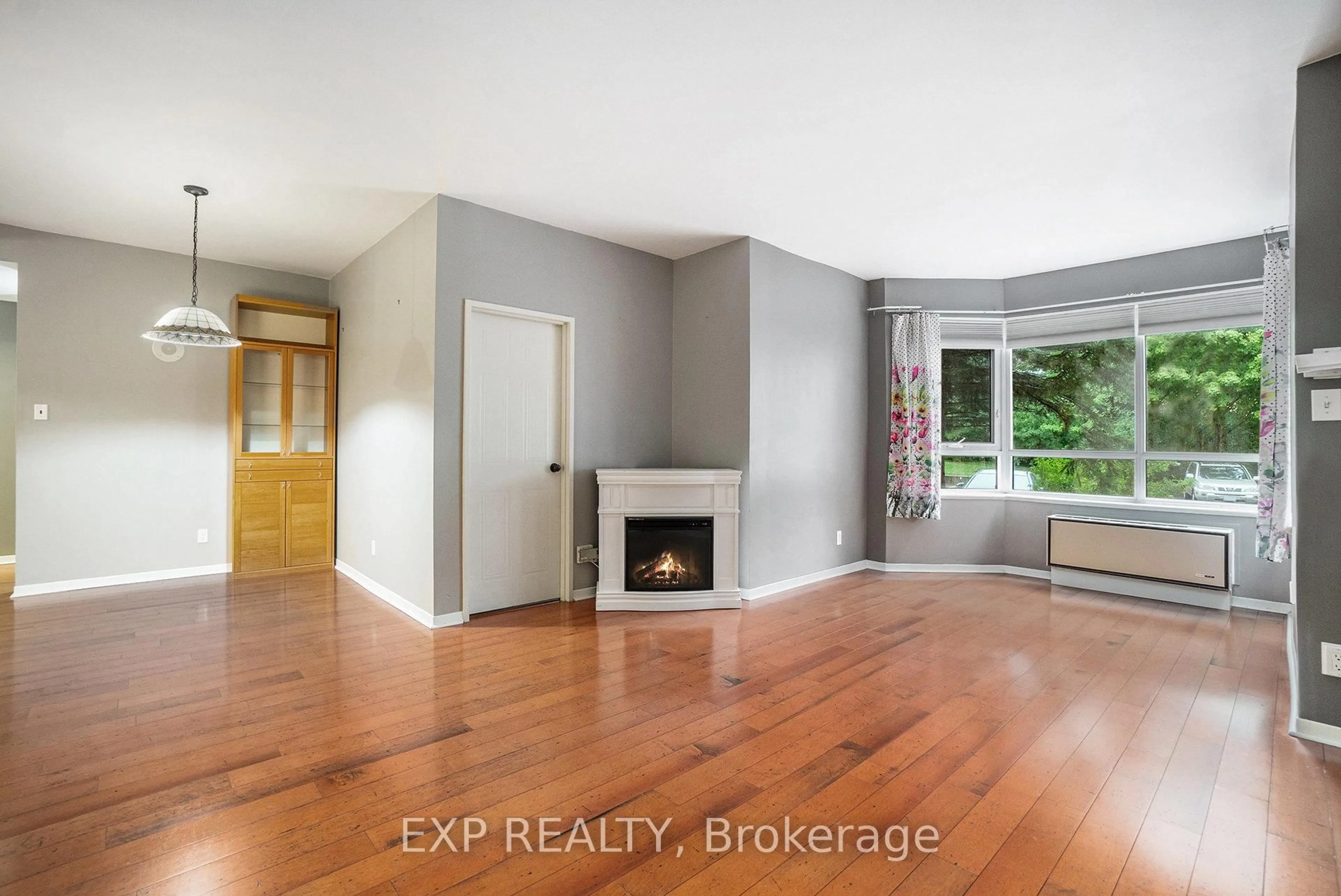 Unknown for 80 Sandcastle Dr #107, Ottawa Ontario K2H 9E7