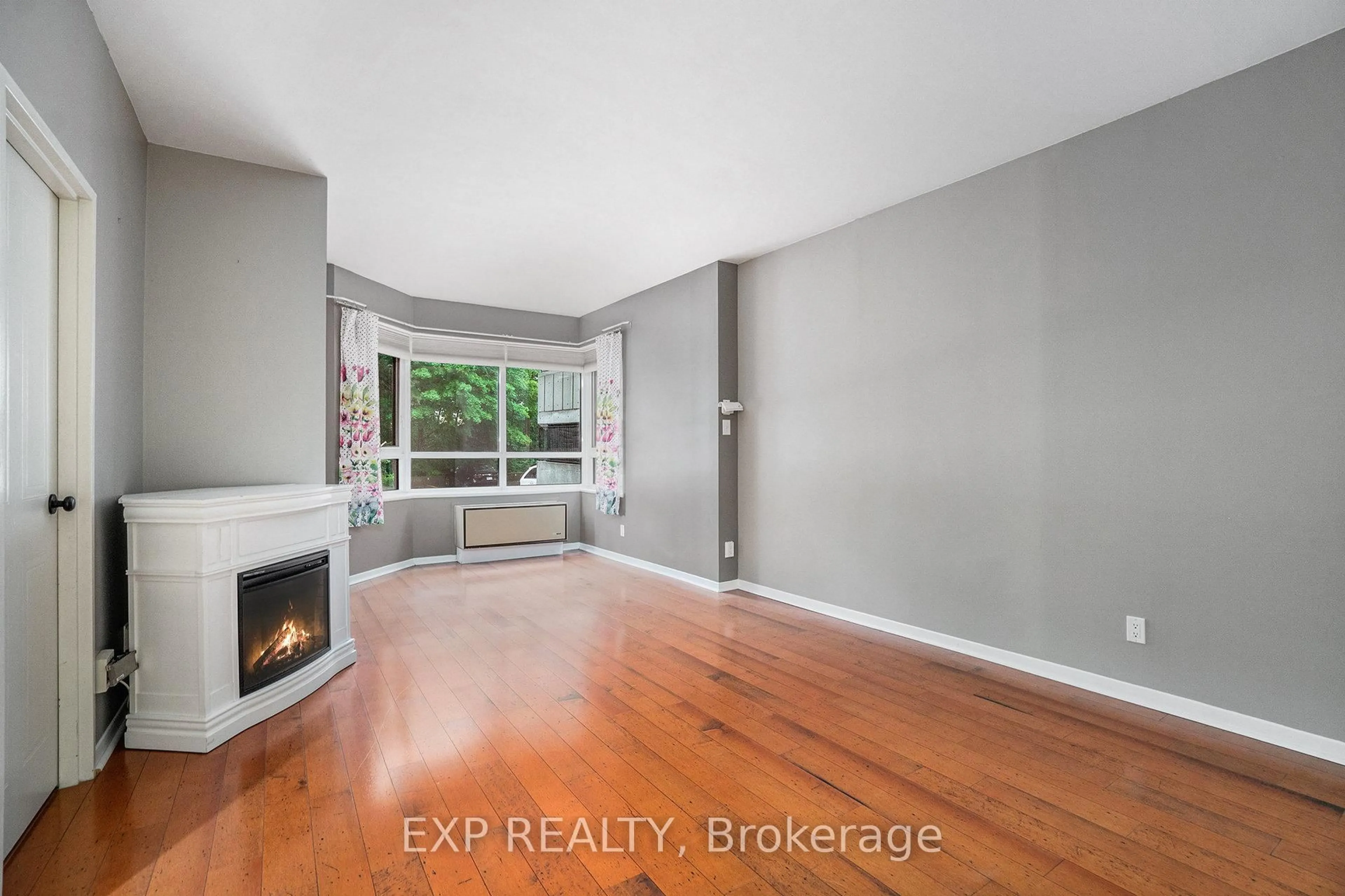 A pic of a room for 80 Sandcastle Dr #107, Ottawa Ontario K2H 9E7