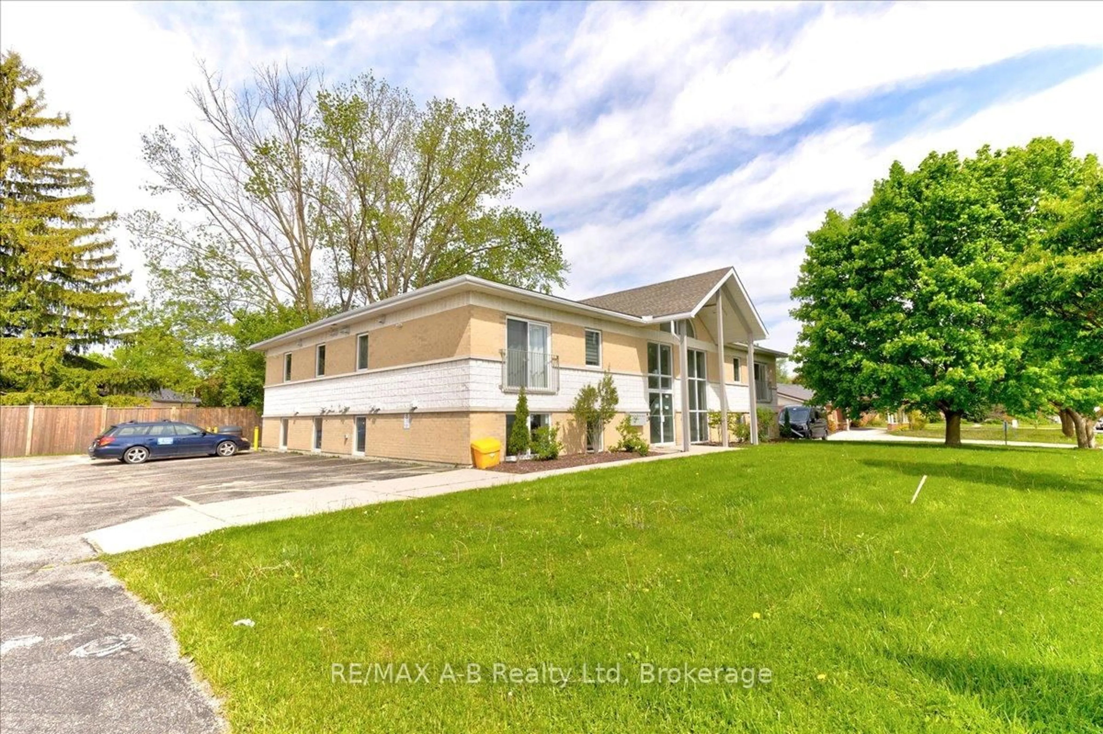 Unknown for 100 GORDON St #204, Stratford Ontario N5A 7T8