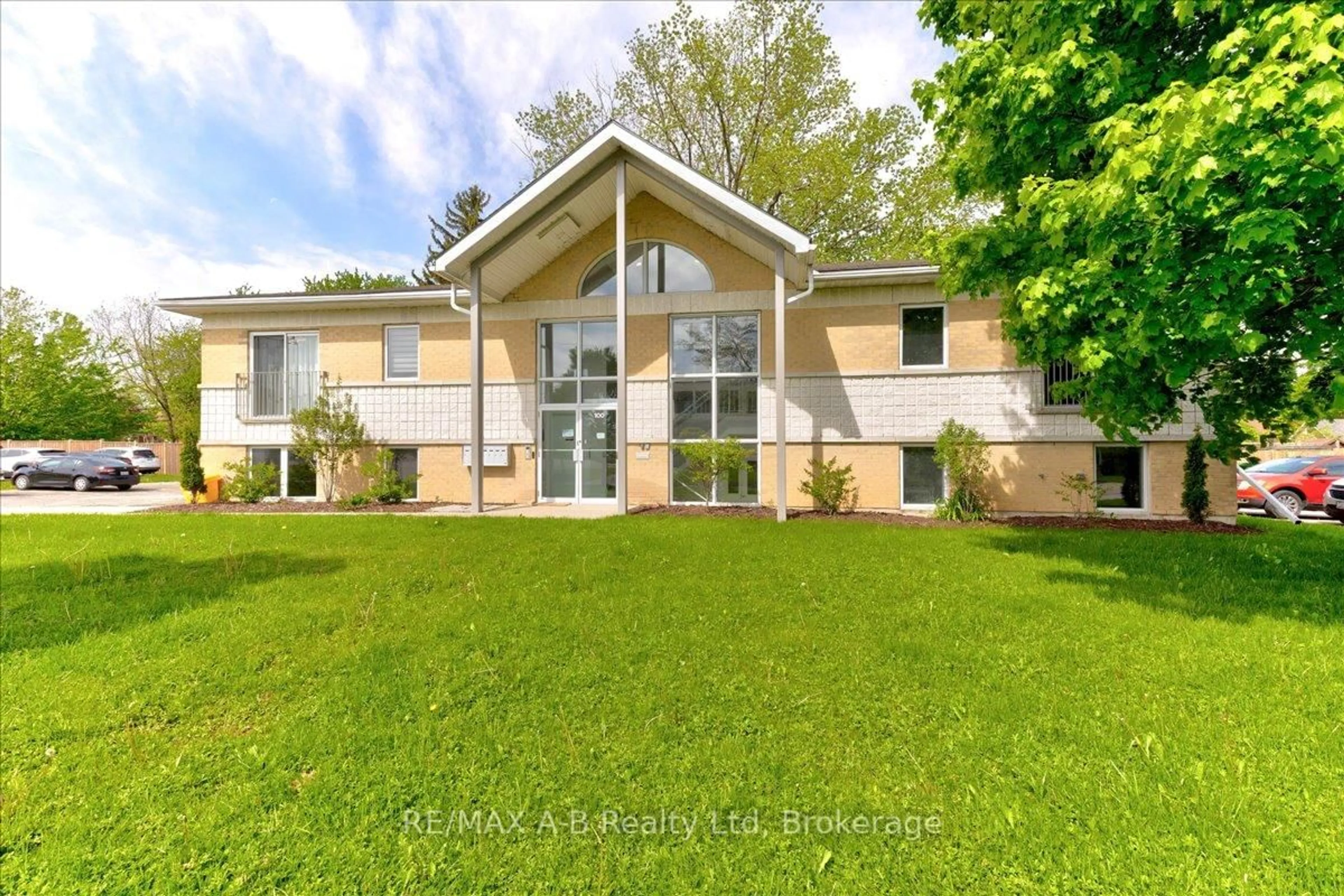 Unknown for 100 GORDON St #204, Stratford Ontario N5A 7T8