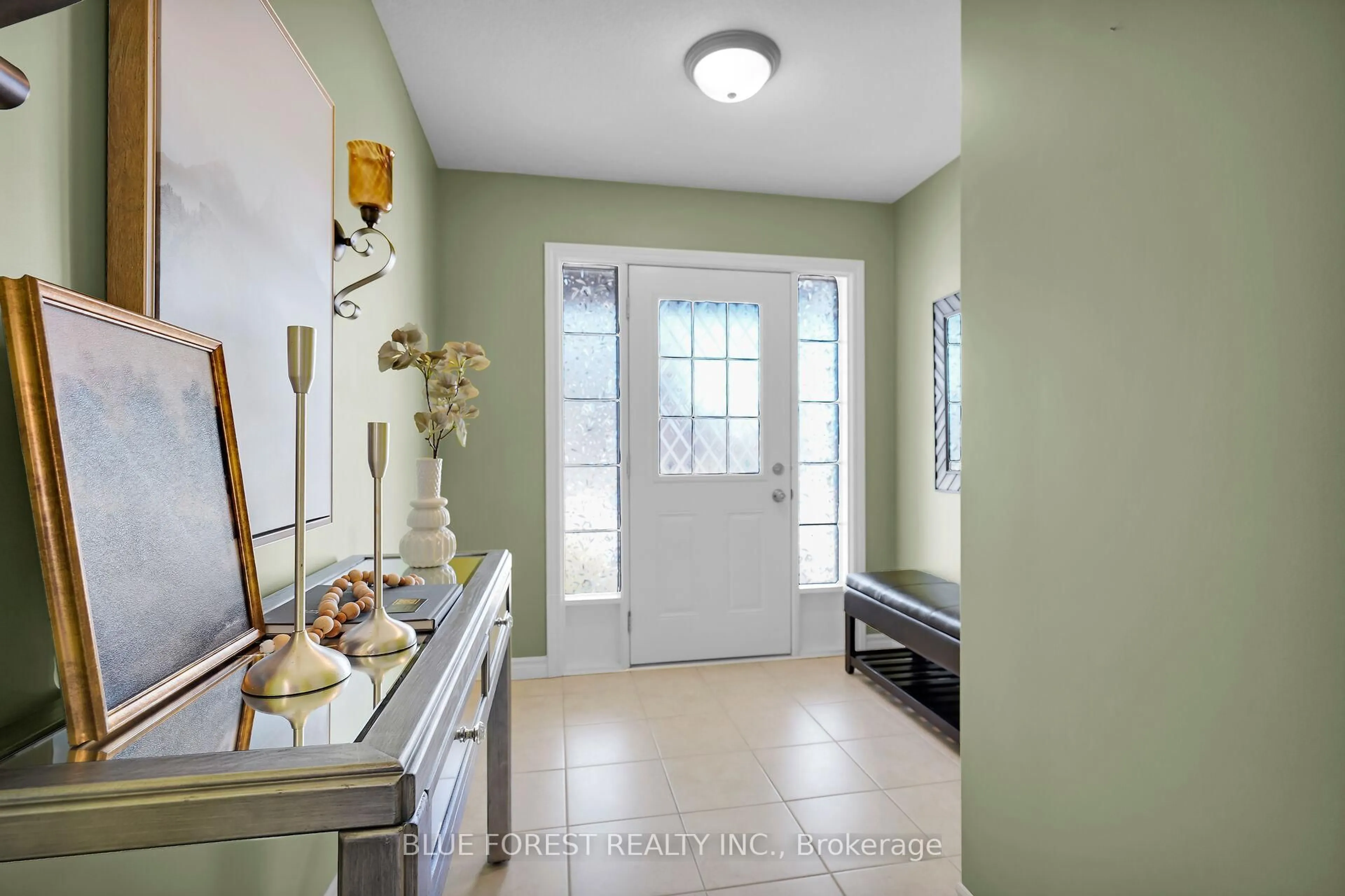 Indoor entryway for 3303 Jinnies Way, London South Ontario N6L 0B8